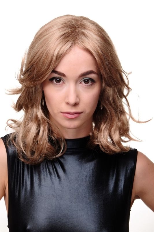Sexy Lady Quality Wig Shoulder Length Layered Backcombed Middle