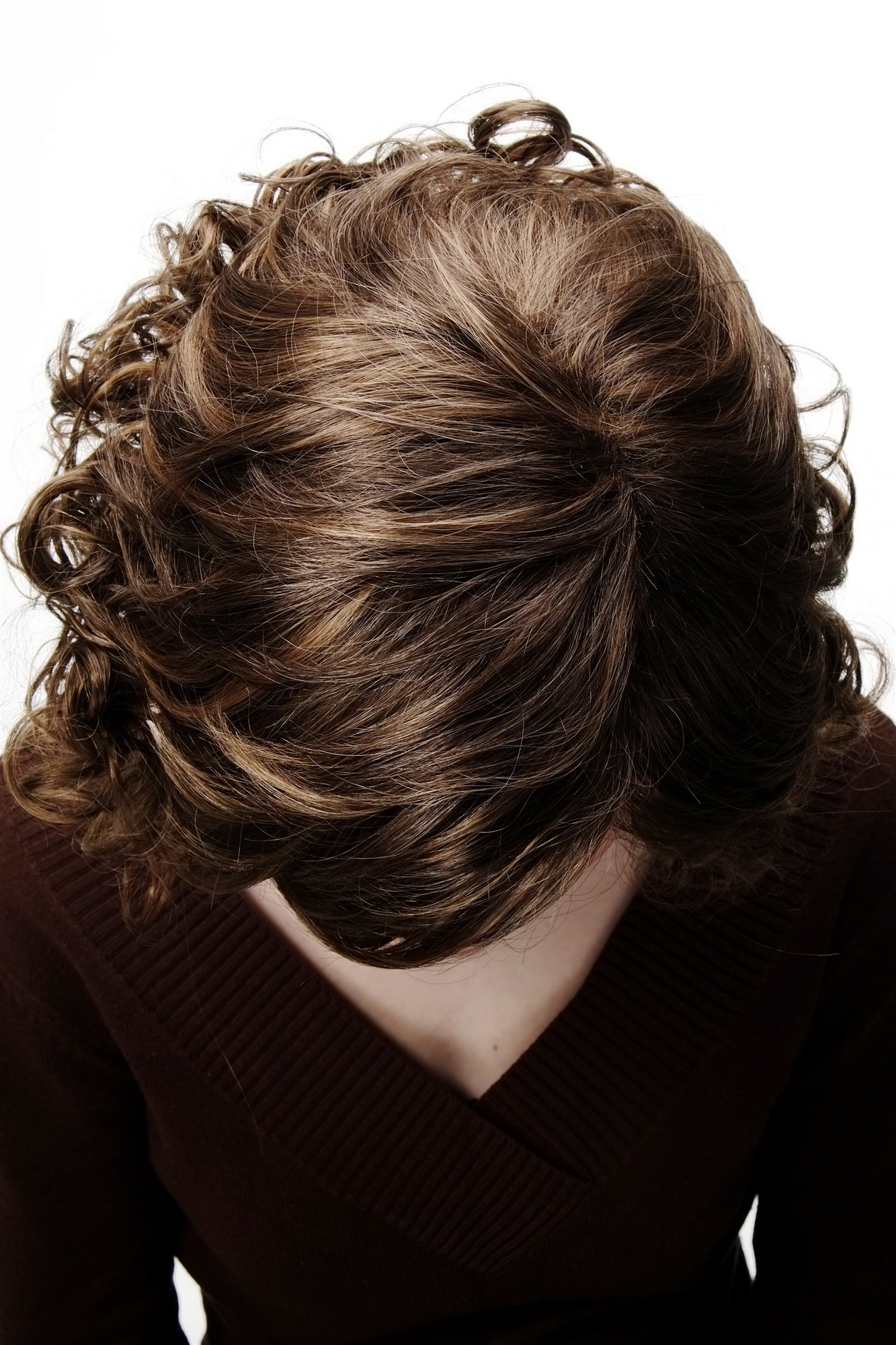 hochwertige Qualitätsperücken, Perücke Braun Gesträhnt Lockig GFW1646-8H27, Ansicht 5, WIG ME UP: Ihr Perücken Online Shop lockige Tressen-Perücke Dunkelbraun-Mittelblond-Mix kurze Haare für Damen