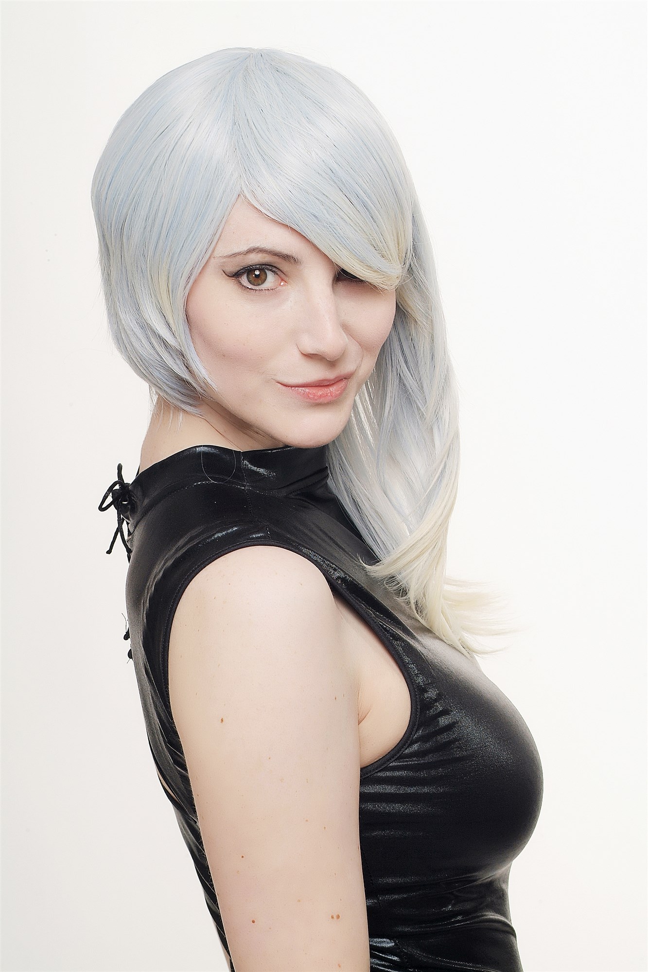 hochwertige Qualitätsperücken, Perücke Cosplay lang glatt gestuft Cyan Platin SA071-T4020-T613, Ansicht 2, WIG ME UP: Ihr Perücken Online Shop glatte Tressen-Perücke Blau-Platinblond-Mix lange Haare für Damen