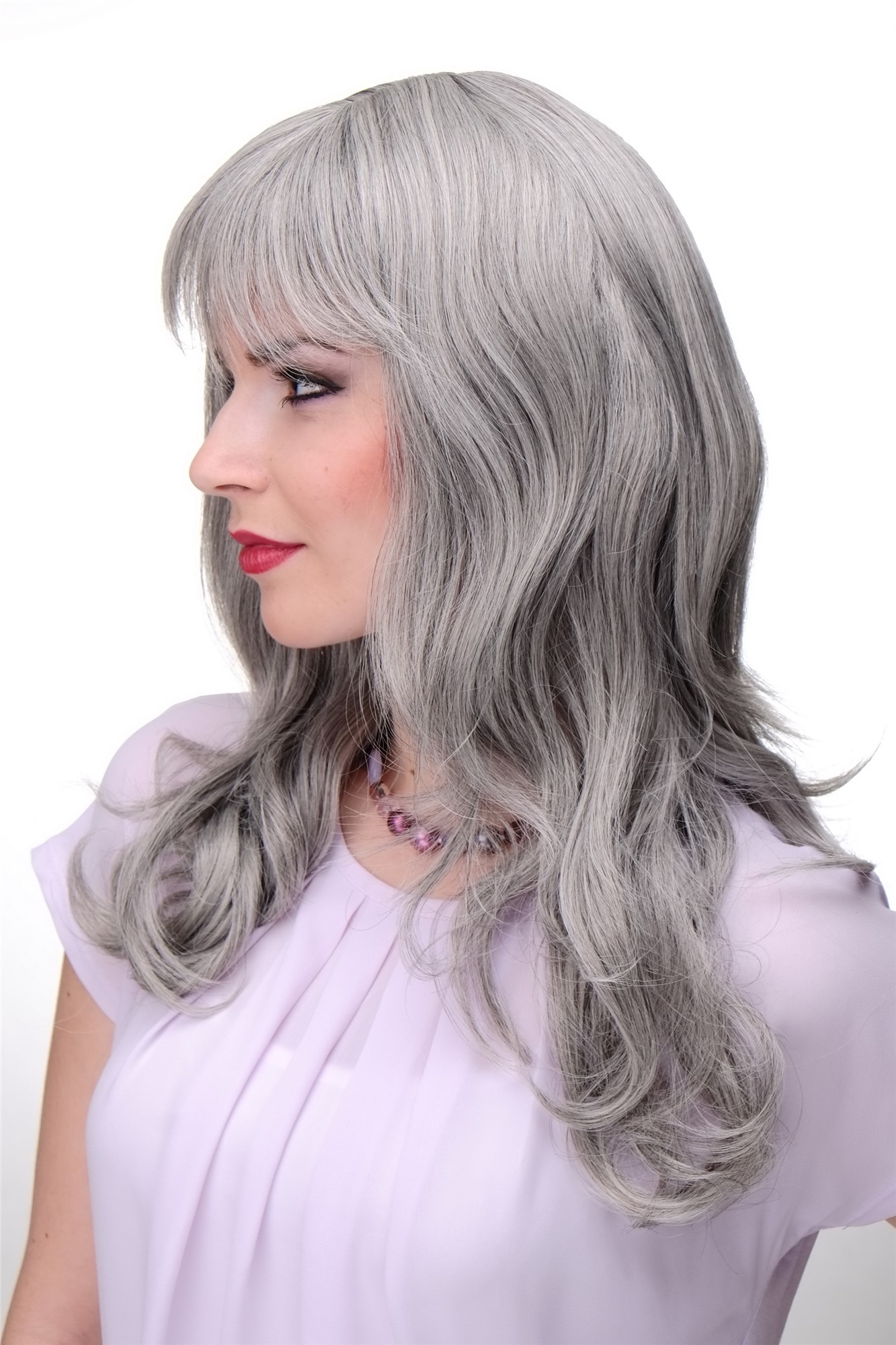 hochwertige Qualitätsperücken, Elegante Damen Perücke lange lockige Haare Pony Grau Hellgrau-Mix 3001-51, Ansicht 2, WIG ME UP: Ihr Perücken Online Shop wellige Tressen-Perücke mit Kopfhaut-Imitat Grau lange Haare für Damen