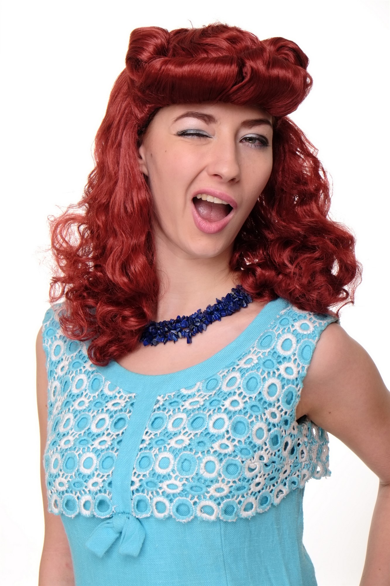 günstige Party Perücke, Perücke Scarlett Rockabilly 50er Rot Modell: WIG018, Vorderansicht, WIG ME UP: Ihr Perücken Online Shop wellige Party Perücke Rot schulterlange Haare für Damen
