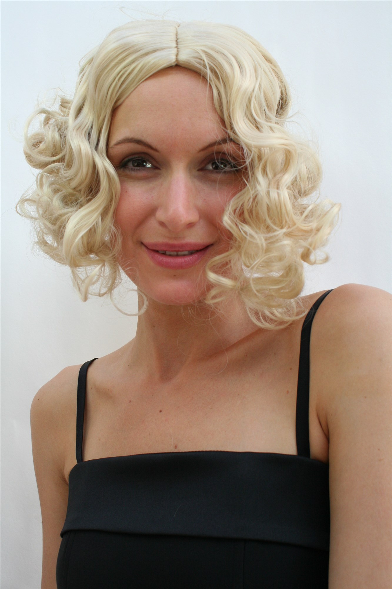 günstige Party Perücke, Perücke Hollywood Diva BLOND 20er Jahre PW0238, Ansicht 2, WIG ME UP: Ihr Perücken Online Shop lockige Party Perücke blond kurze Haare für Damen