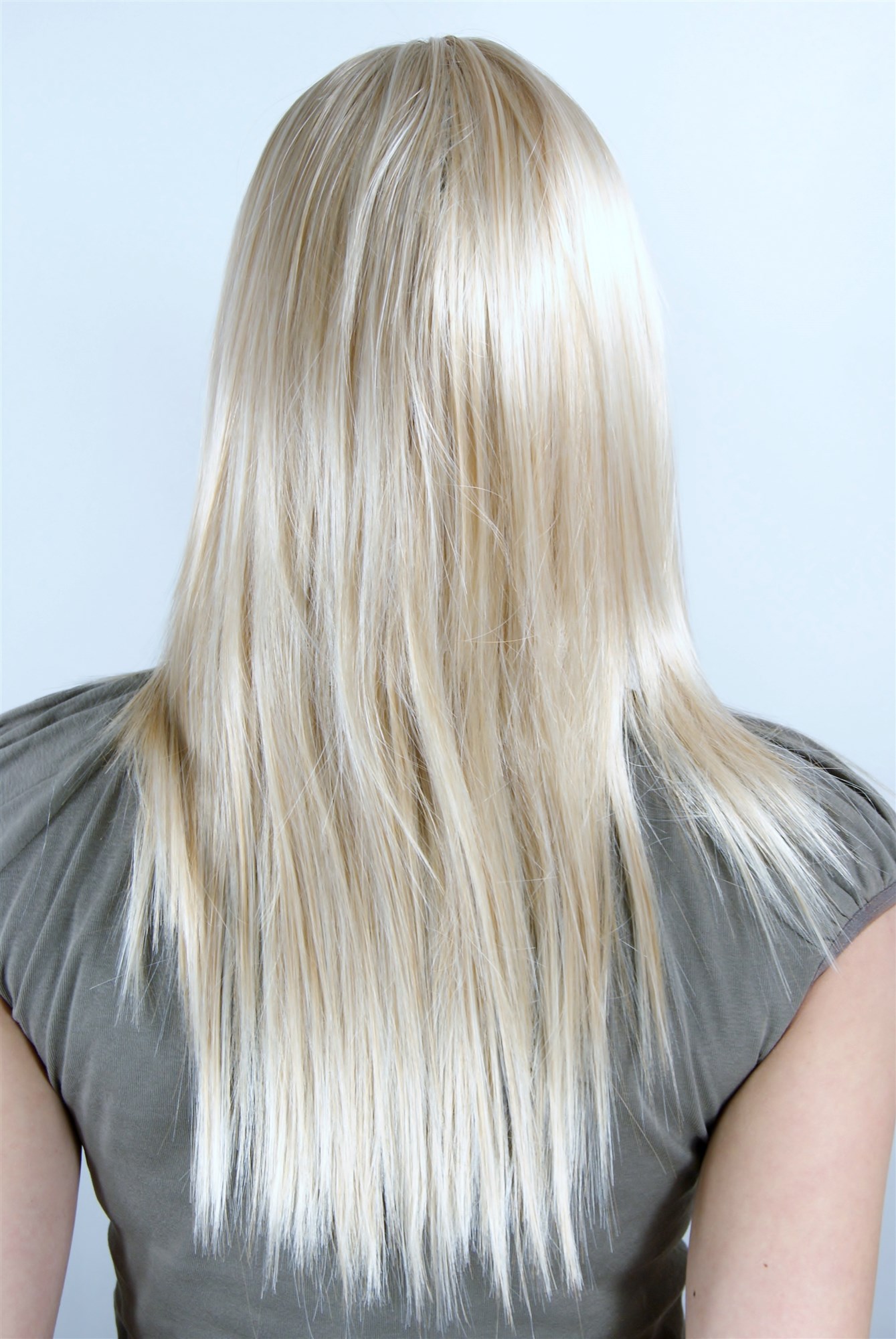 hochwertige Qualitätsperücken, Glatte blonde Perücke super sexy wilder Pony LA032-611, Ansicht 4, WIG ME UP: Ihr Perücken Online Shop glatte Tressen-Perücke mit Kopfhaut-Imitat Hellblond lange Haare für Damen