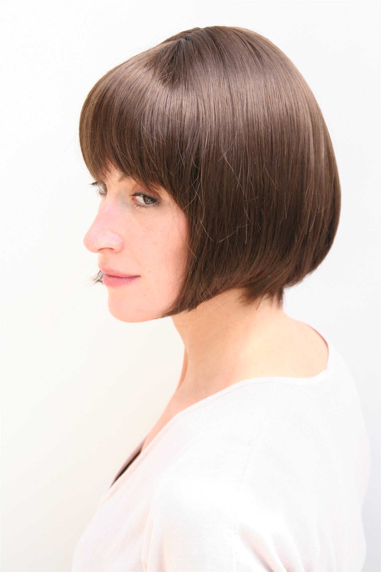 Quality Wigs, Ladies, medium brown, straight, short
