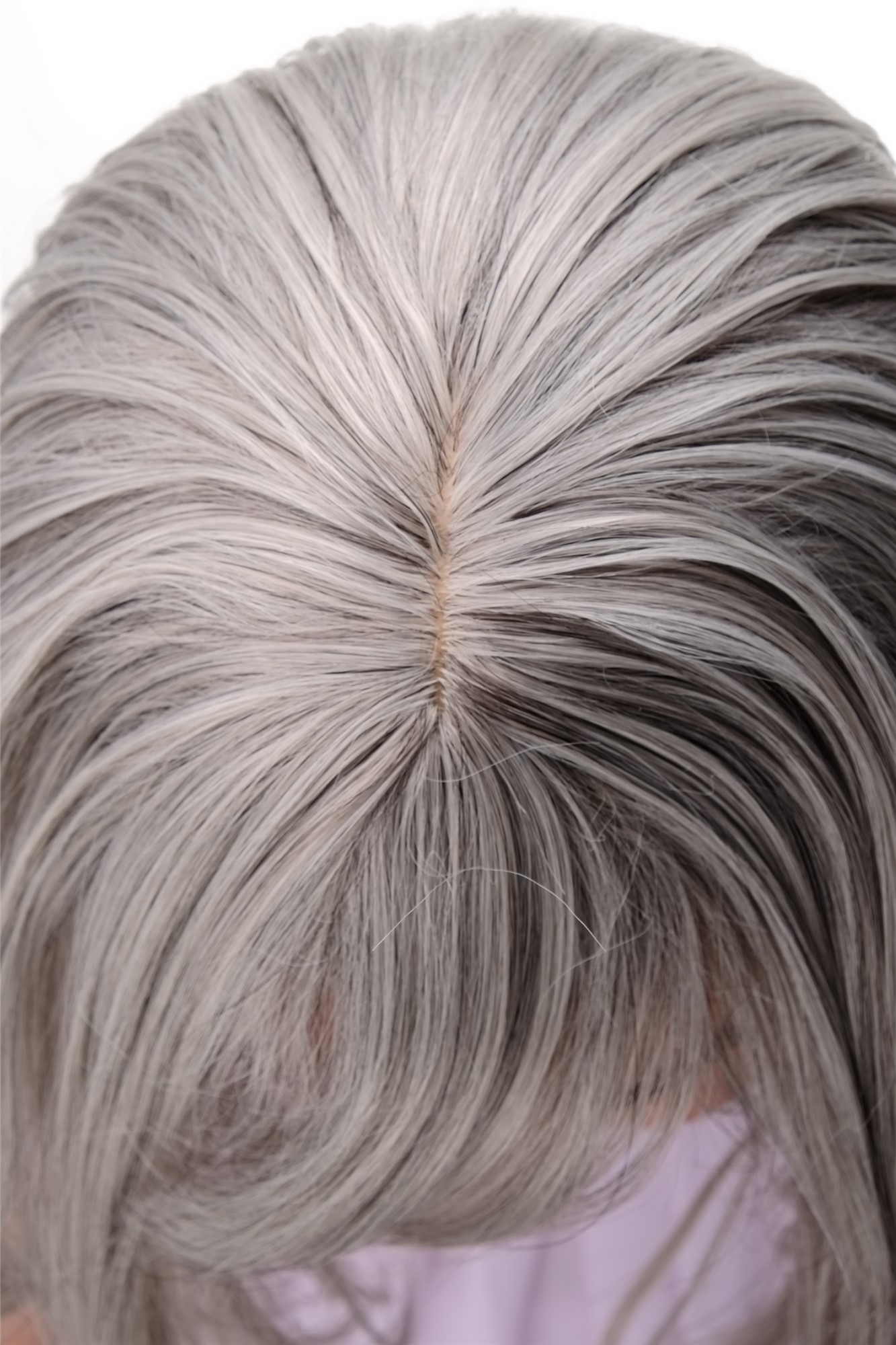 hochwertige Qualitätsperücken, Halblange Perücke glatt gestuftes Haar leichter Wetlook Grau 4038-51, Ansicht 5, WIG ME UP: Ihr Perücken Online Shop glatte Tressen-Perücke mit Kopfhaut-Imitat Grau lange Haare für Damen
