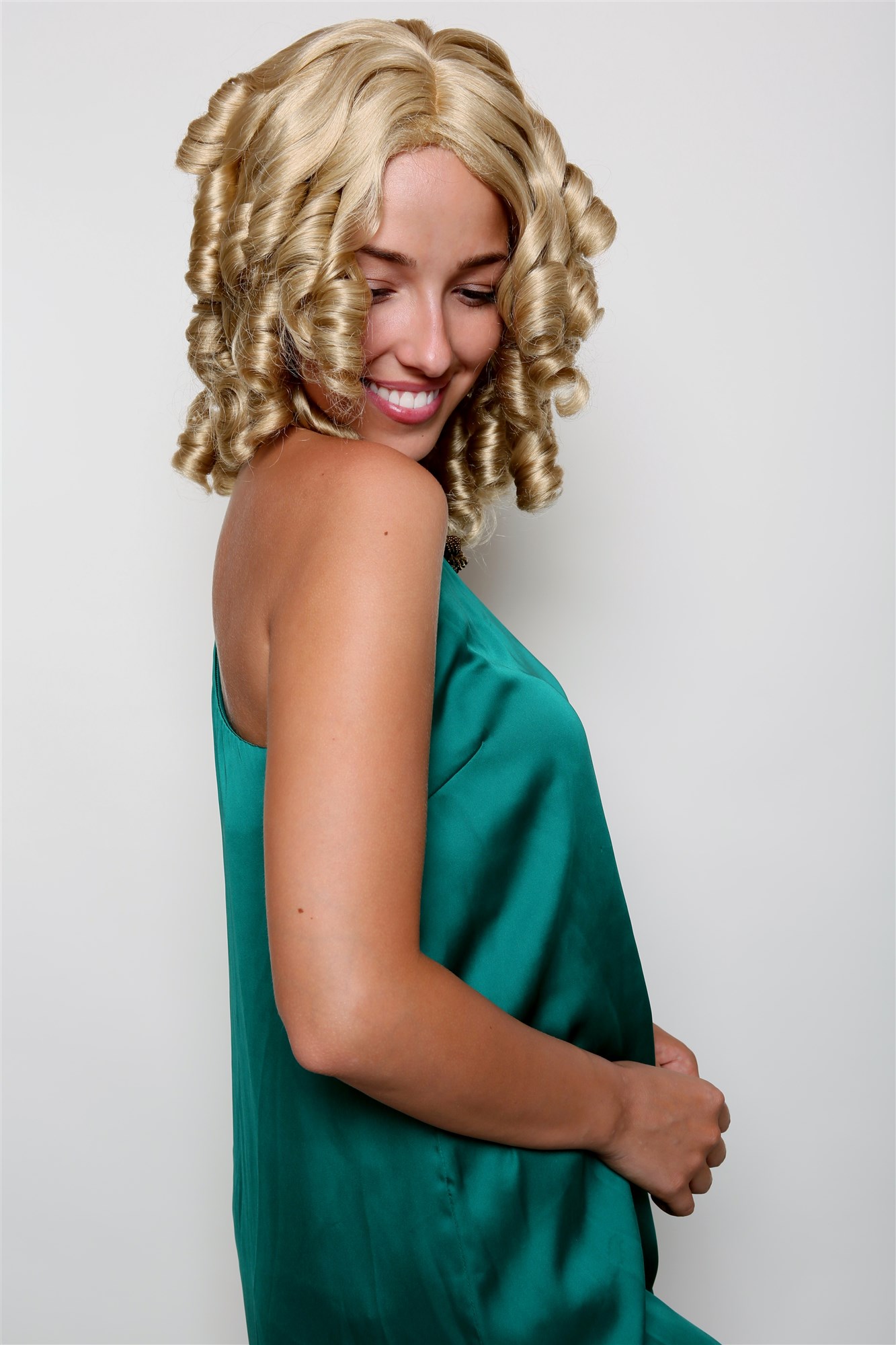 hochwertige Qualitätsperücken, Damen Perücke mit Locken/Spirallocken im Barock-Look Hellblond Blond 6006A-202, Ansicht 4, WIG ME UP: Ihr Perücken Online Shop lockige Tressen-Perücke mit Kopfhaut-Imitat Blond schulterlange Haare für Damen