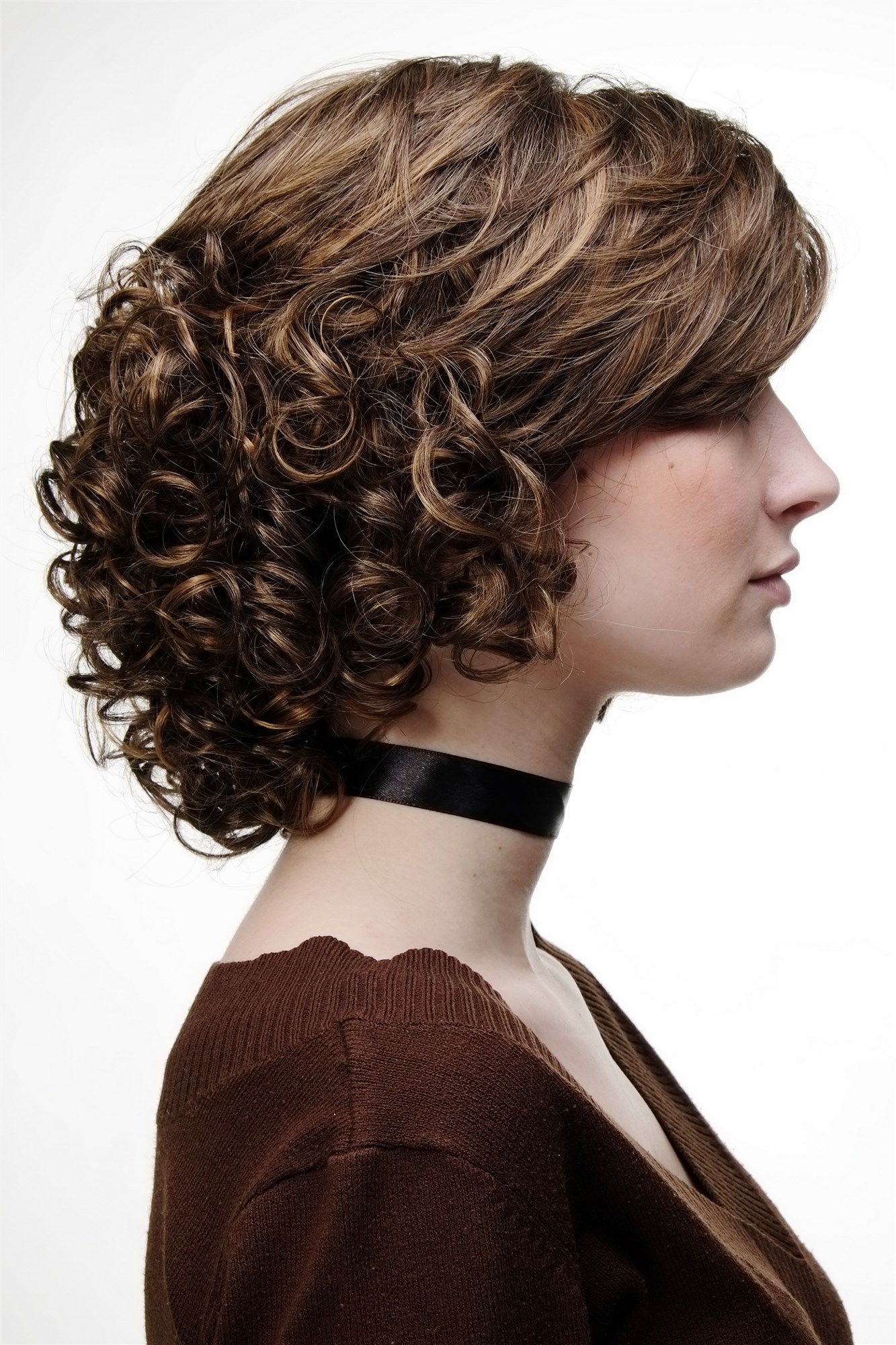 hochwertige Qualitätsperücken, Perücke Braun Gesträhnt Lockig GFW1646-8H27, Ansicht 3, WIG ME UP: Ihr Perücken Online Shop lockige Tressen-Perücke Dunkelbraun-Mittelblond-Mix kurze Haare für Damen