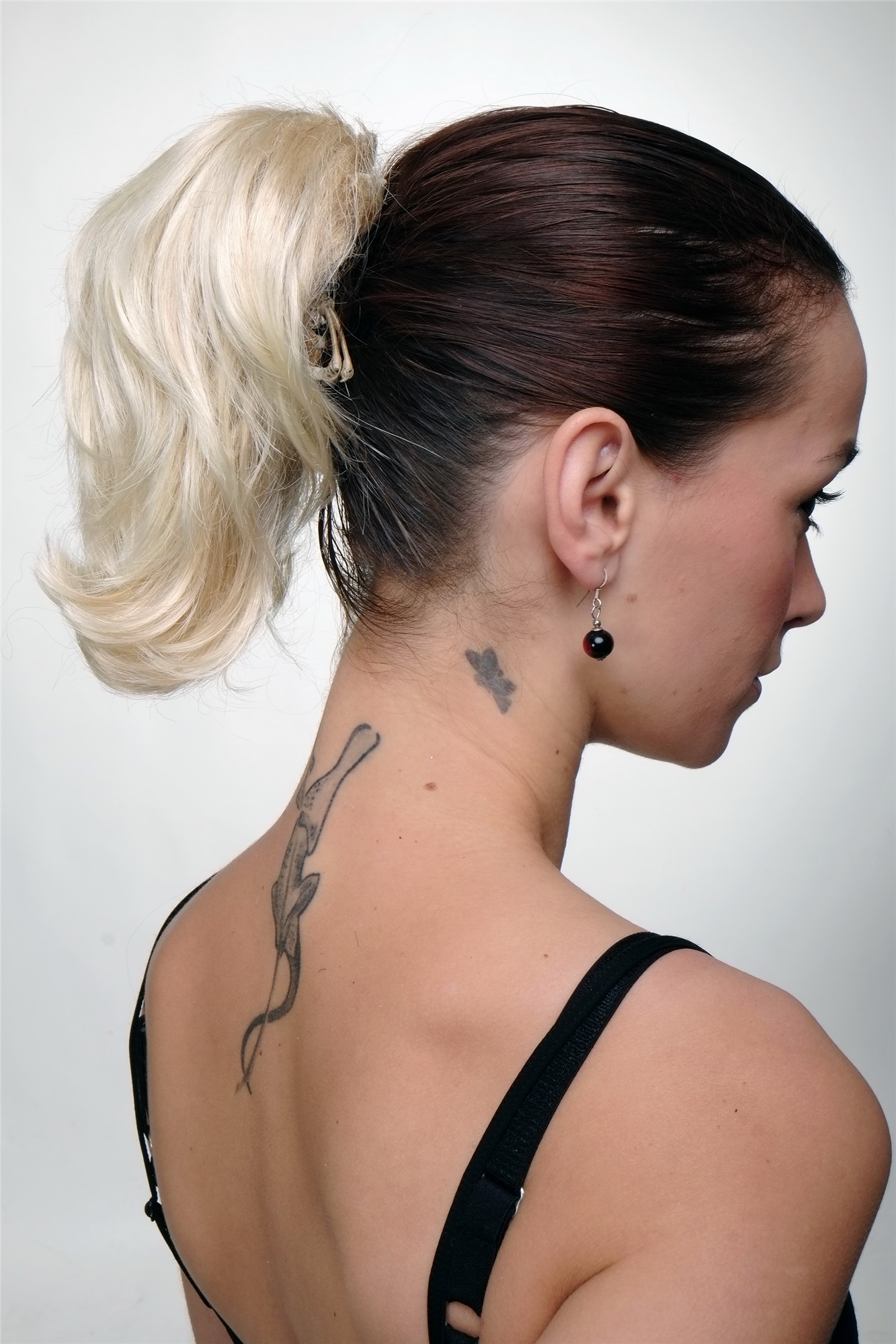 hochwertiges Haarteil Hellblond-Mix kurz wild Befestigung mit Butterfly-Klammer Modell: T6545, Ansicht 3, WIG ME UP: Ihr Perücken Online Shop glattes Zopf-Haarteil Hellblond-Mix 20 cm lang