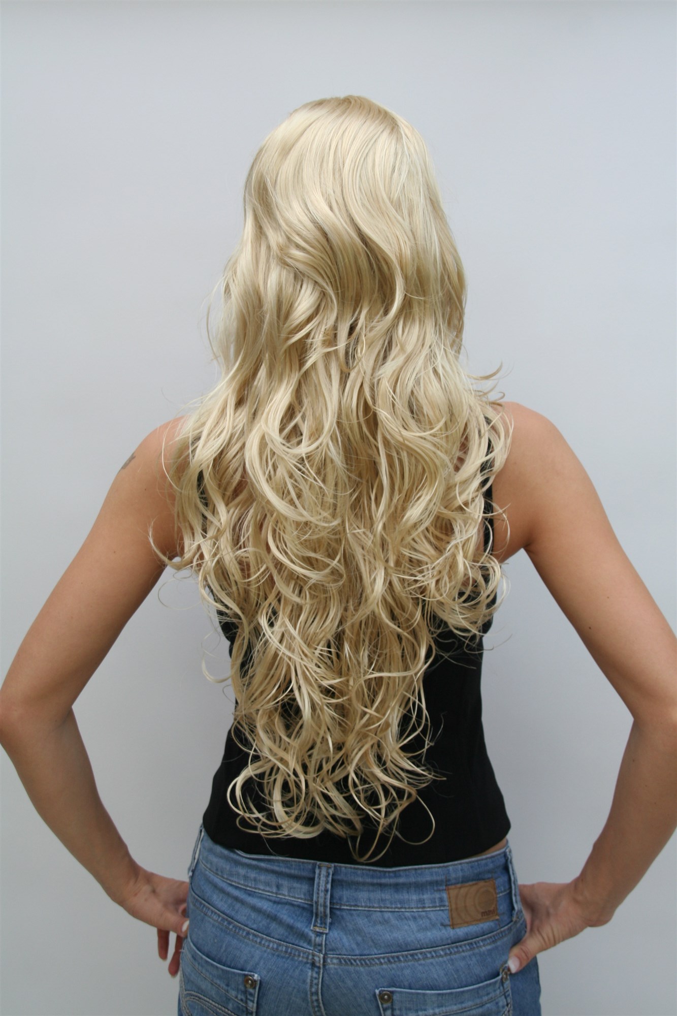 hochwertige Qualitätsperücken, Damen Perücke helles blond sehr lang voluminös 9669EL-202, Ansicht 4, WIG ME UP: Ihr Perücken Online Shop wellige Tressen-Perücke mit Kopfhaut-Imitat Blond lange Haare für Damen
