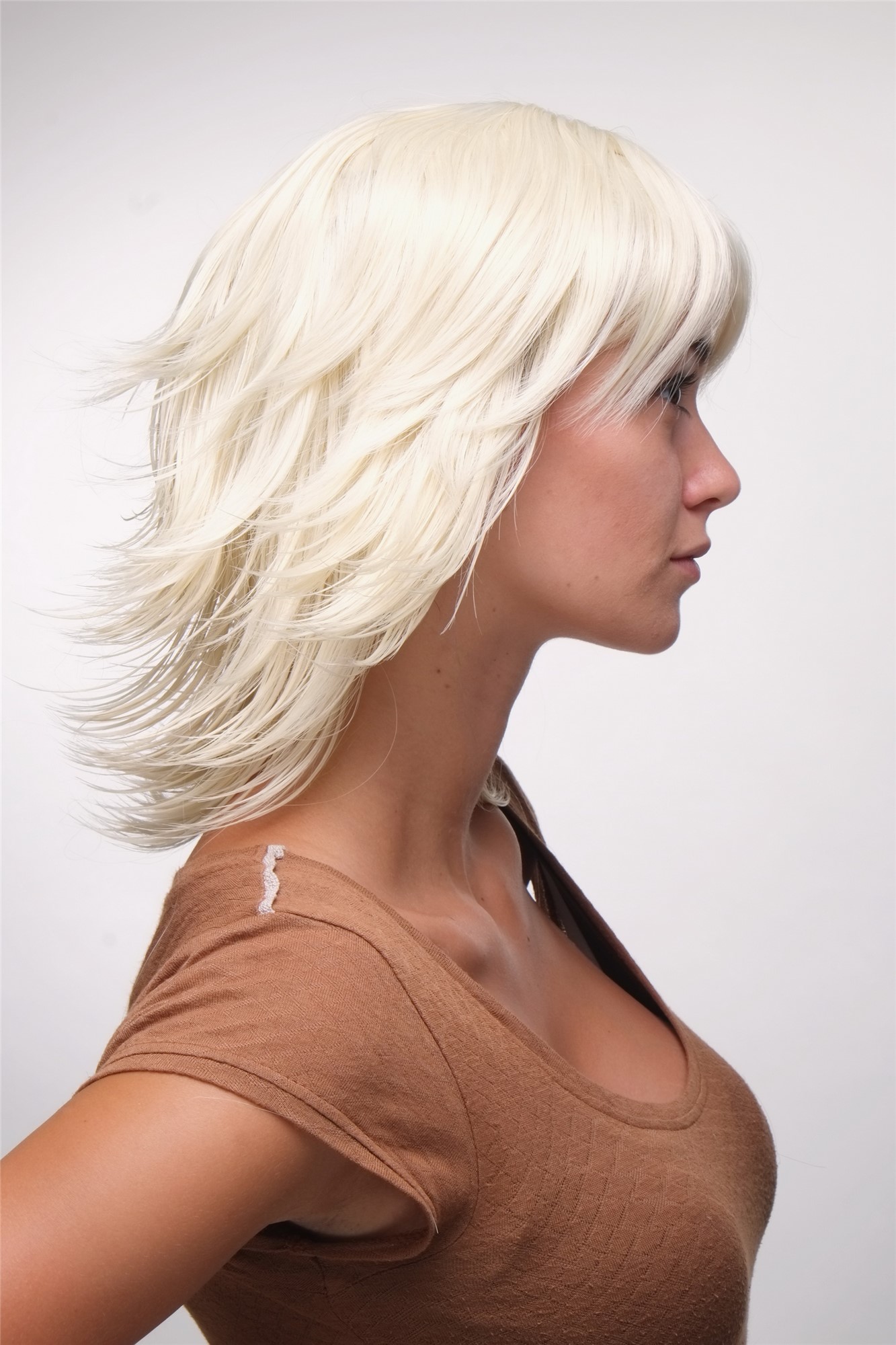 Quality Wigs, Ladies, platinum blonde, wavy, shoulder-length