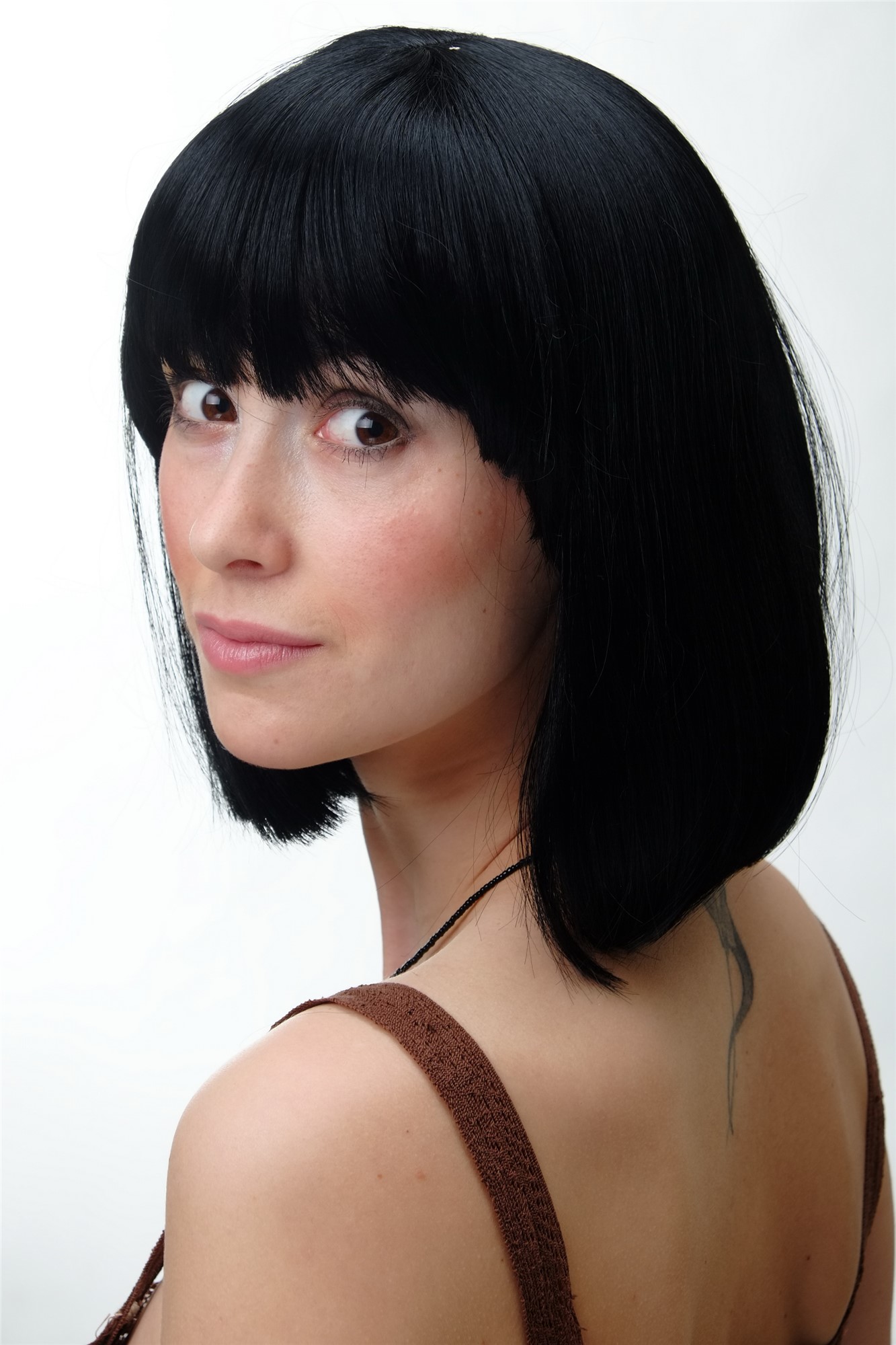 hochwertige Qualitätsperücken, Perücke Damen Bobfrisur Long Bob Pony glatt Schwarz 7803-1, Ansicht 5, WIG ME UP: Ihr Perücken Online Shop glatte Tressen-Perücke mit Kopfhaut-Imitat Schwarz kurze Haare für Damen