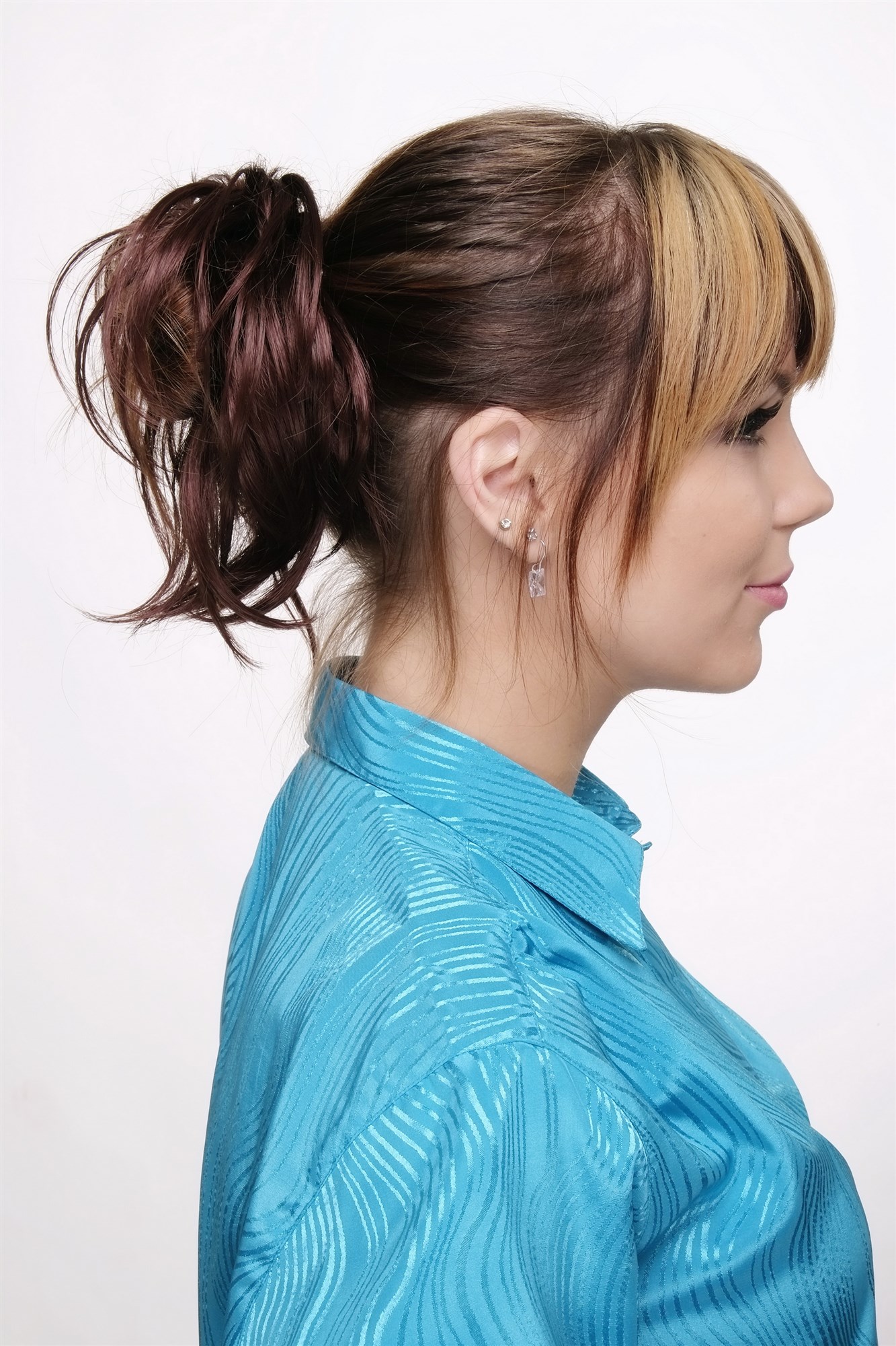 Scrunchie, fawn-medium brown mix, wavy, short