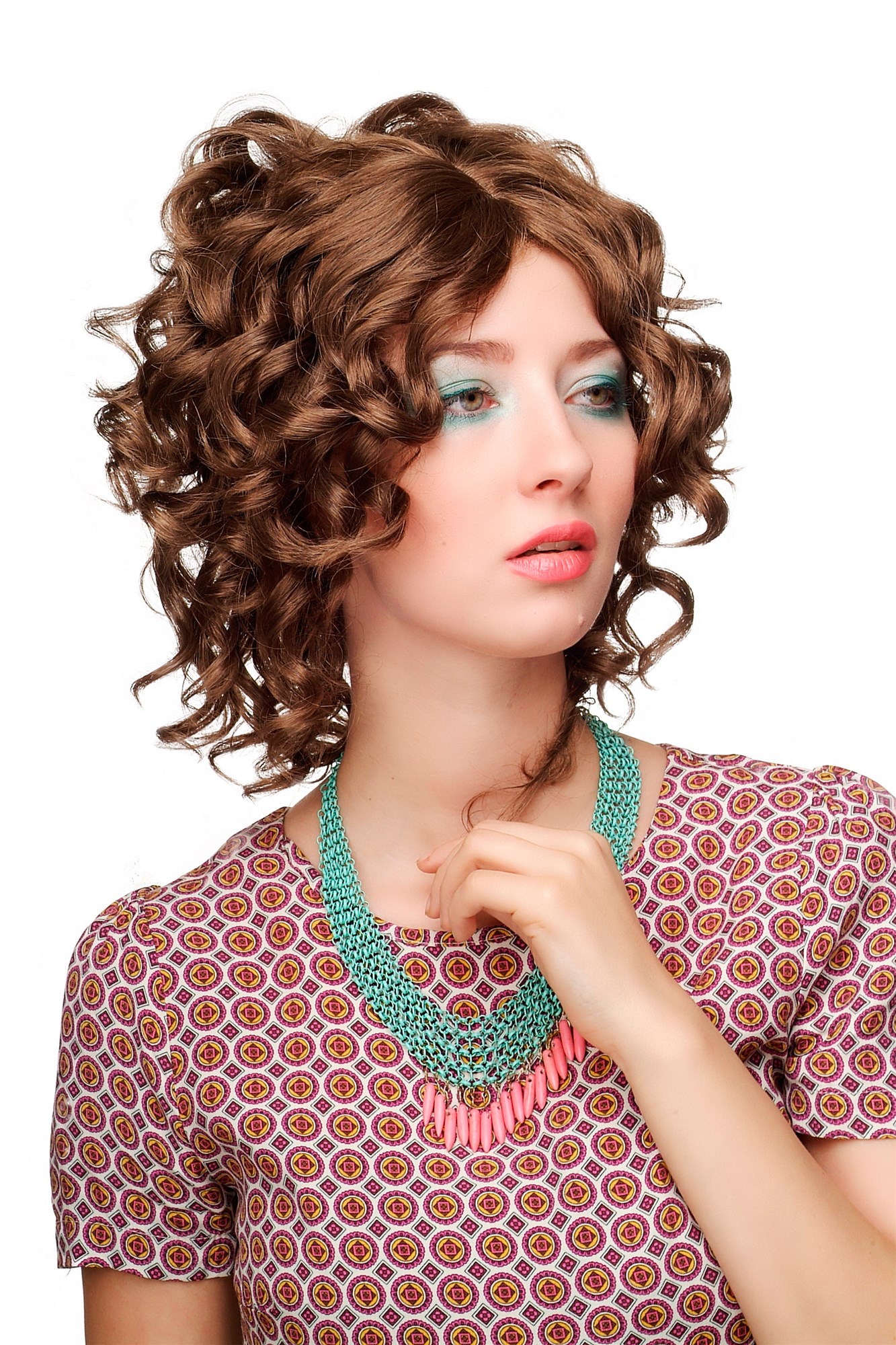 hochwertige Qualitätsperücken, Perücke 60er Jahre Retro-Style Locken Braun Brünett-Mischung CM-233-10T18T, Ansicht 3, WIG ME UP: Ihr Perücken Online Shop lockige Tressen-Perücke mit Kopfhaut-Imitat Mittelbraun-Mittelbraun-Mix schulterlange Haare für Damen