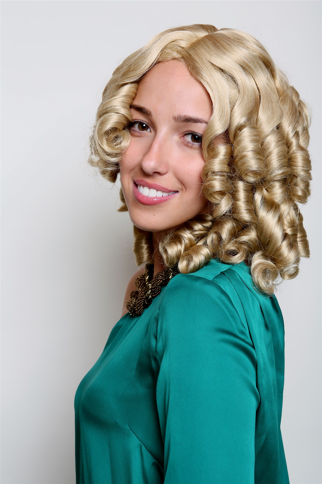 hochwertige Qualitätsperücken, Damen Perücke mit Locken/Spirallocken im Barock-Look Hellblond Blond 6006A-202, Ansicht 2, WIG ME UP: Ihr Perücken Online Shop lockige Tressen-Perücke mit Kopfhaut-Imitat Blond schulterlange Haare für Damen
