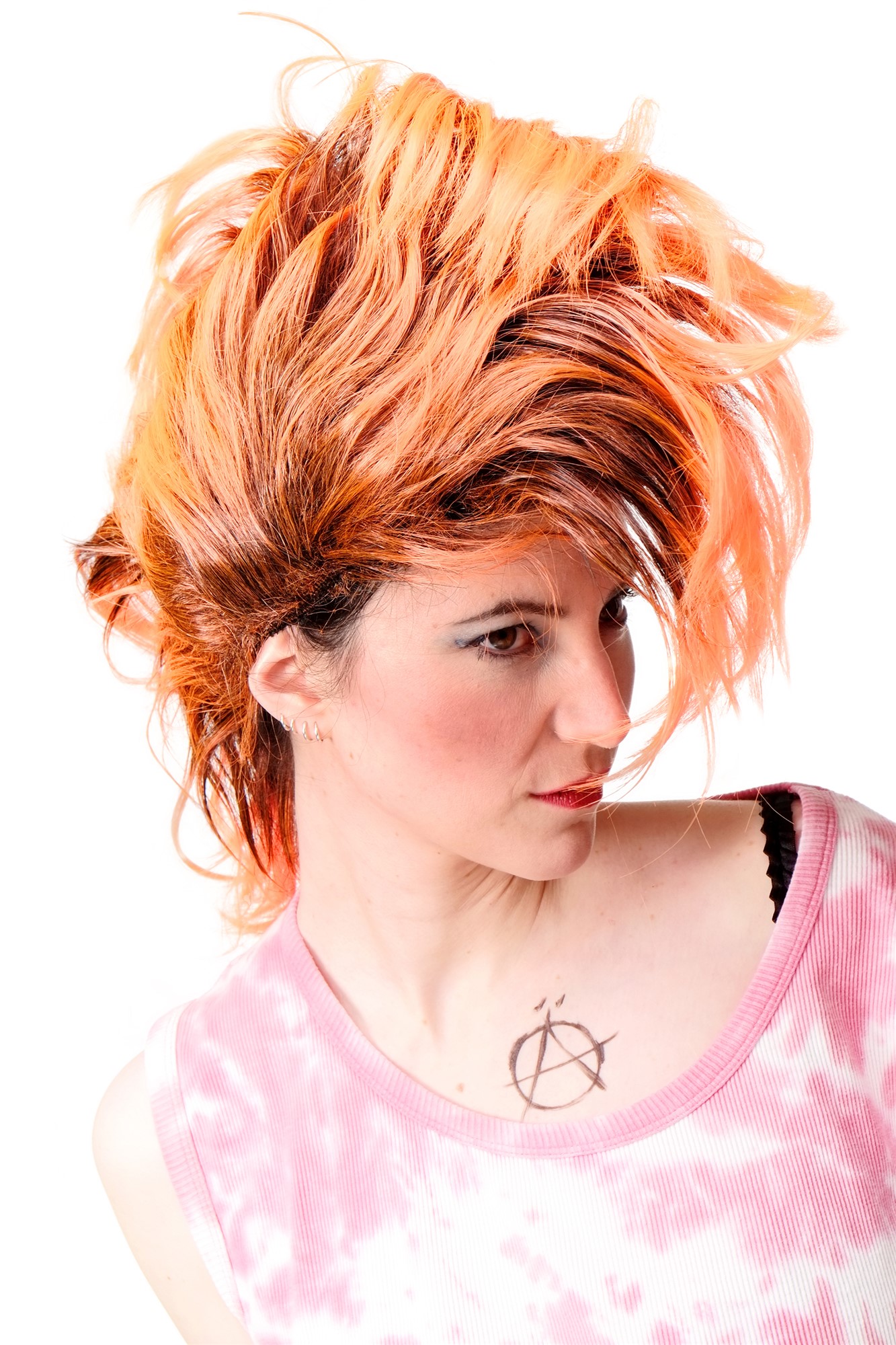 Party/Fancy Dress/Halloween Wig Mohawk 80ies Wave Glam Punk Black & Orange, front view, WIG ME UP: Your Perücken Online Shop Party Wig, Unisex, black-neon orange, wavy, shoulder-length