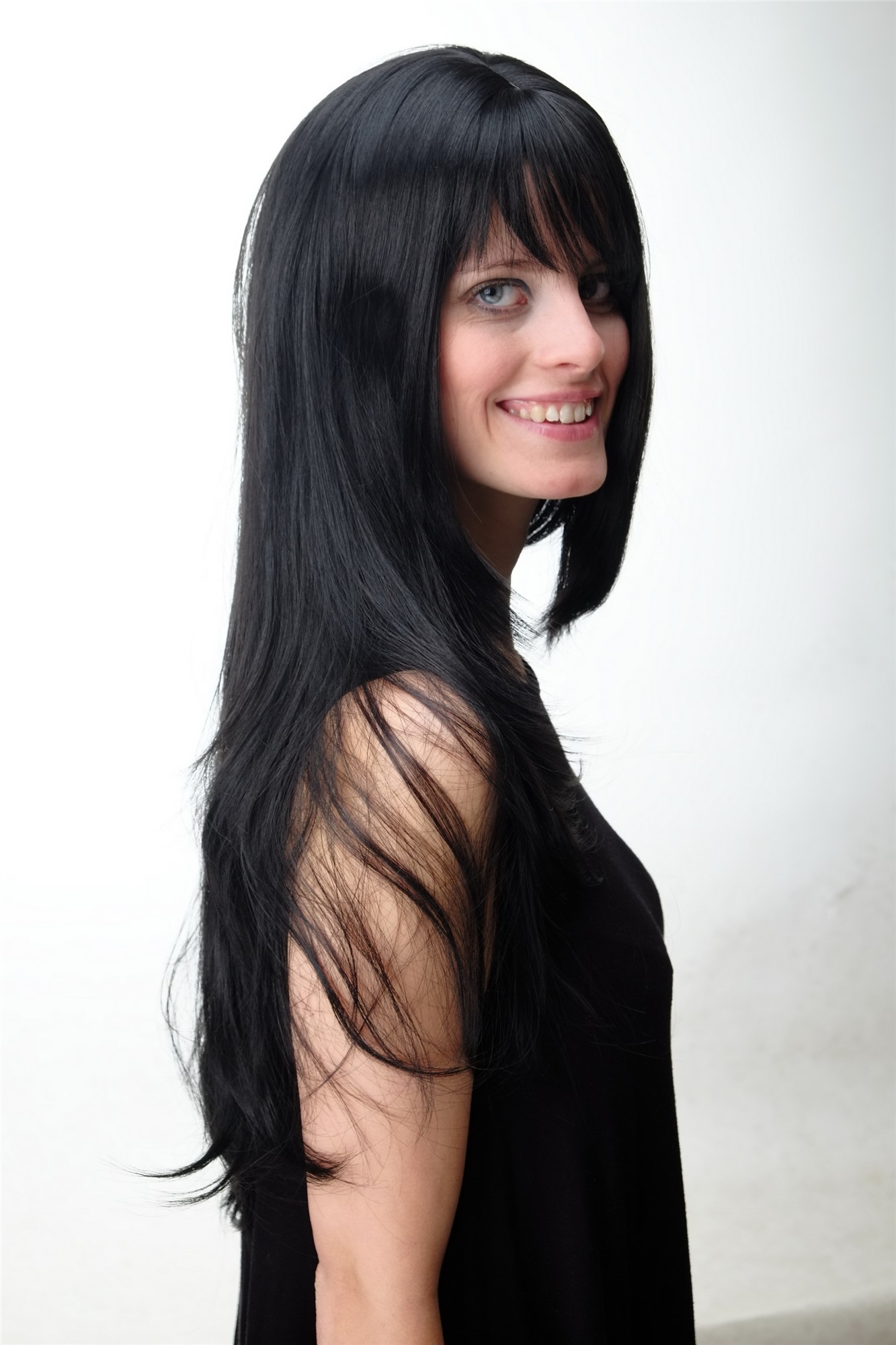 hochwertige Qualitätsperücken, Damen Perücke gestuft lang glatt Pony schwarz GFW09-1B, Ansicht 3, WIG ME UP: Ihr Perücken Online Shop glatte Tressen-Perücke mit Kopfhaut-Imitat Samtschwarz lange Haare für Damen