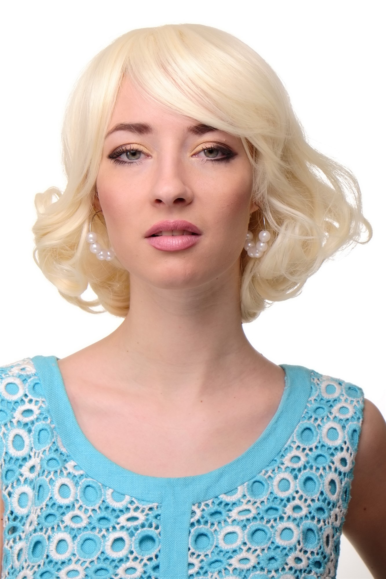 hochwertige Qualitätsperücken, Damenperücke Lichtblond Wellig Schulterlang Retro-Look Modell: 3500, Vorderansicht, WIG ME UP: Ihr Perücken Online Shop wellige Tressen-Perücke mit Kopfhaut-Imitat Lichtlond kurze Haare für Damen