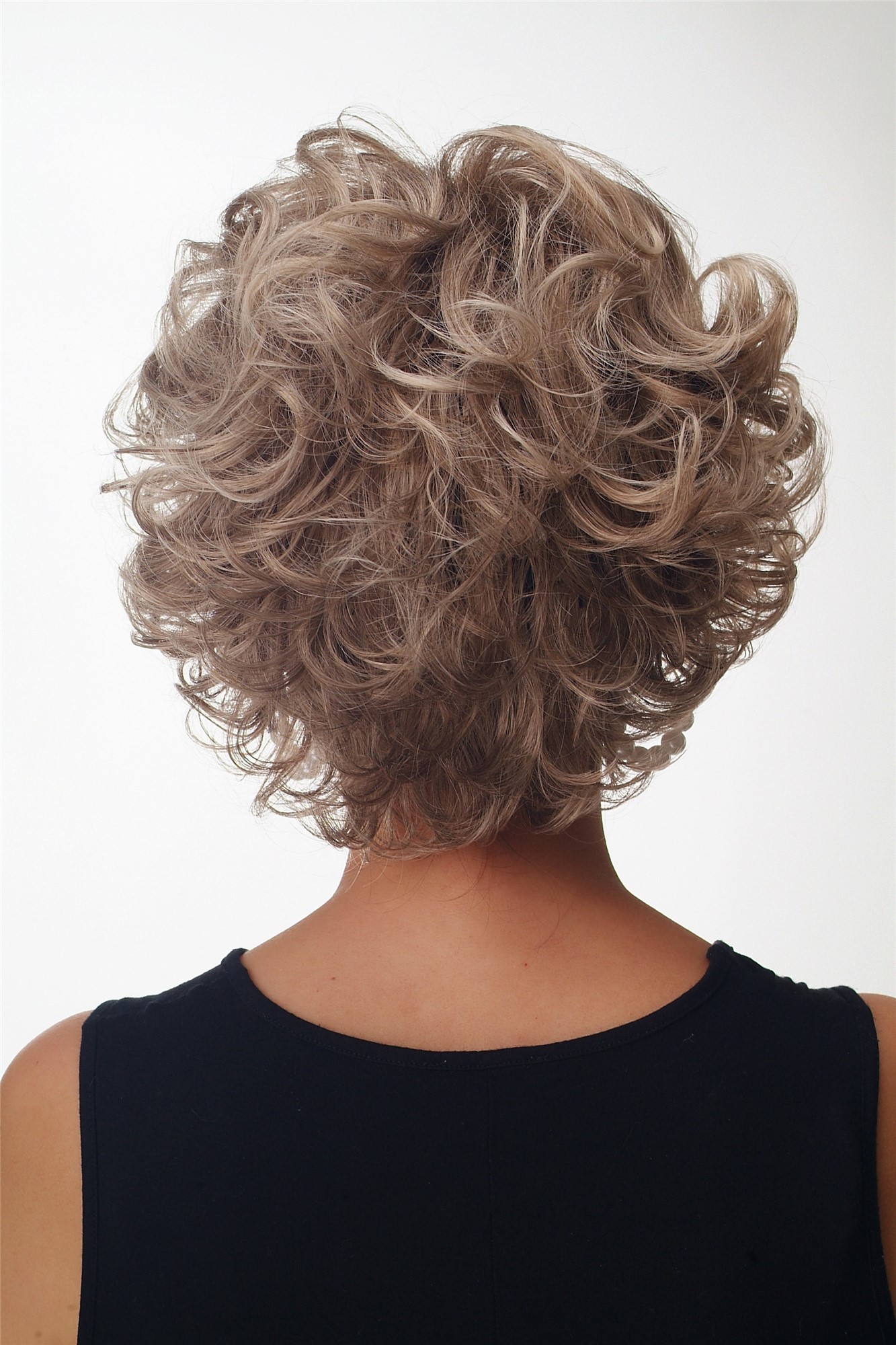 hochwertige Qualitätsperücken, Perücke kurz wild Locken Blond Braun Mix GFW963-18T22, Ansicht 4, WIG ME UP: Ihr Perücken Online Shop lockige Tressen-Perücke Karamellbraun-Aschblond-Mix kurze Haare für Unisex