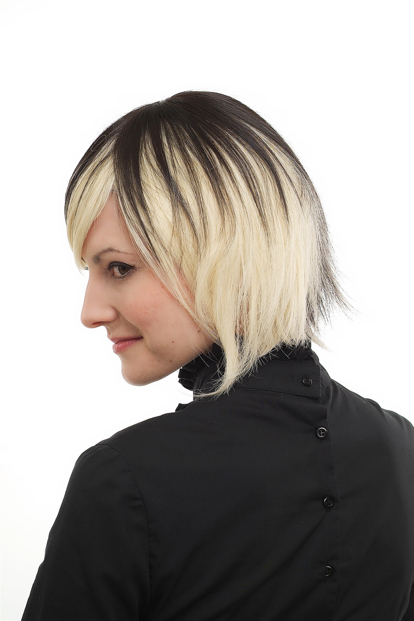 hochwertige Qualitätsperücken, Damen Perücke Zweifarbig Braun-Blond Mittelscheitel kurz 1241-05/002, Ansicht 3, WIG ME UP: Ihr Perücken Online Shop glatte Tressen-Perücke mit Kopfhaut-Imitat braun-blond kurze Haare für Damen