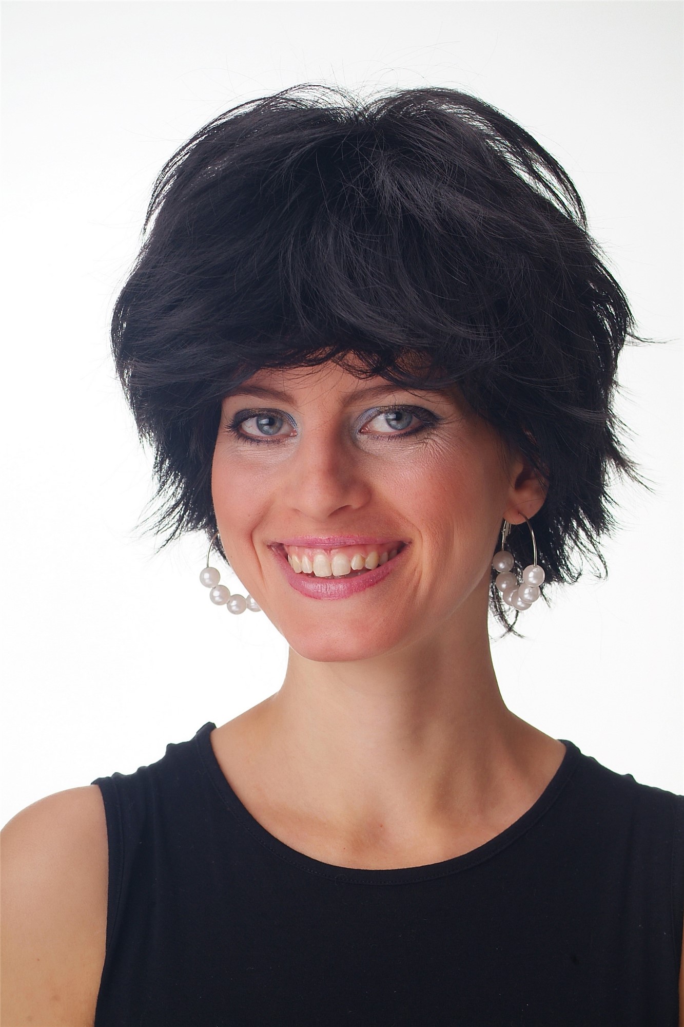 hochwertige Qualitätsperücken, Perücke kurz wild voluminös schwarz GFW1843-1B, Vorderansicht, WIG ME UP: Ihr Perücken Online Shop wellige Tressen-Perücke Samtschwarz kurze Haare für Unisex