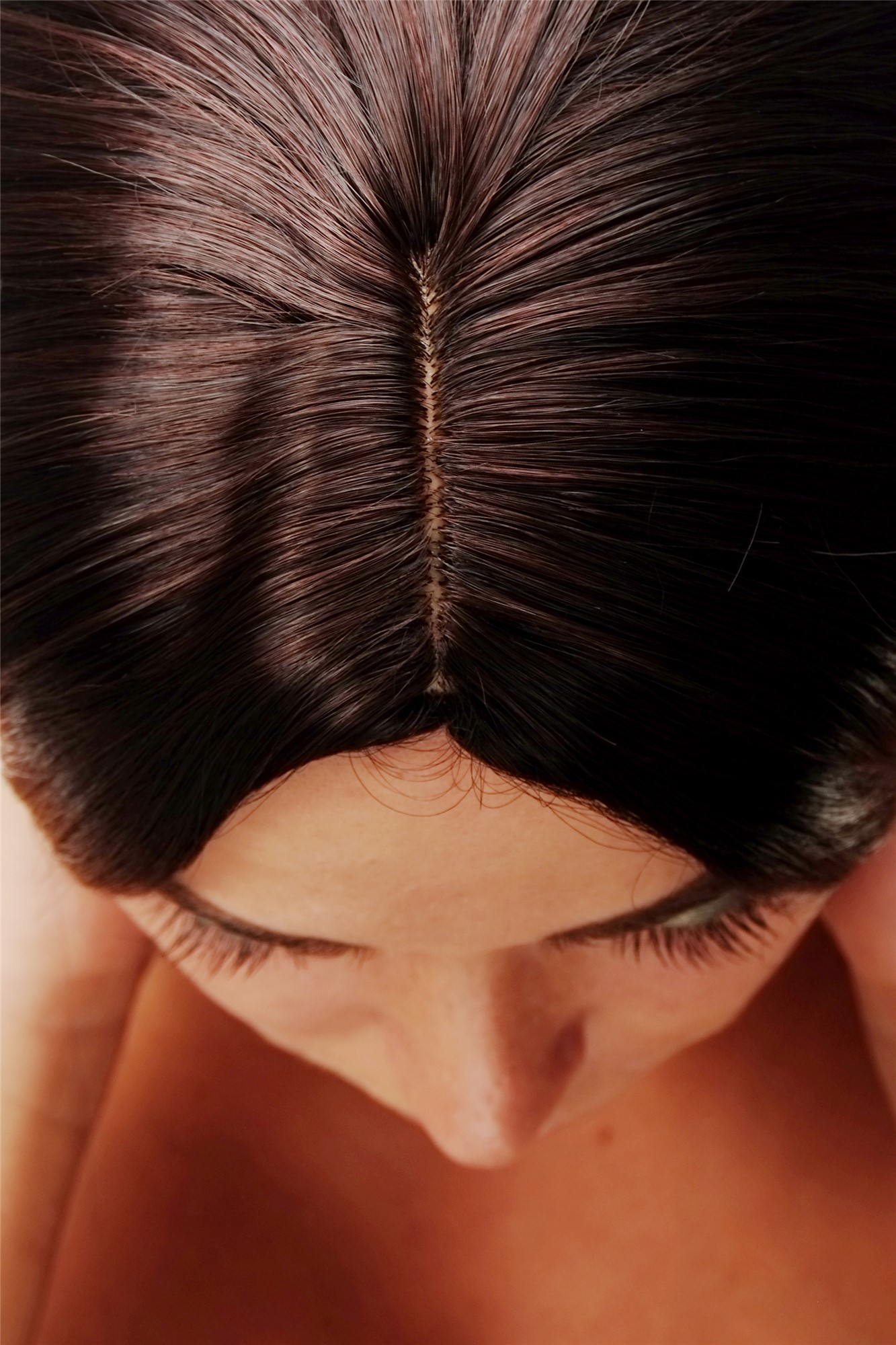 hochwertige Qualitätsperücken, Damen Perücke lang glatt Mittelscheitel Schwarzbraun-Mahagonibraun-Mix SA-151-2T33, Ansicht 5, WIG ME UP: Ihr Perücken Online Shop glatte Tressen-Perücke mit Kopfhaut-Imitat Braun lange Haare für Damen