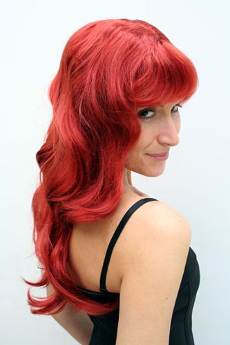 Rote, wellige, lange, gestuft geschnitte Perücke für Frauen von schräg hinten Rote, wellige, lange, gestuft geschnitte Perücke für Frauen von schräg hinten