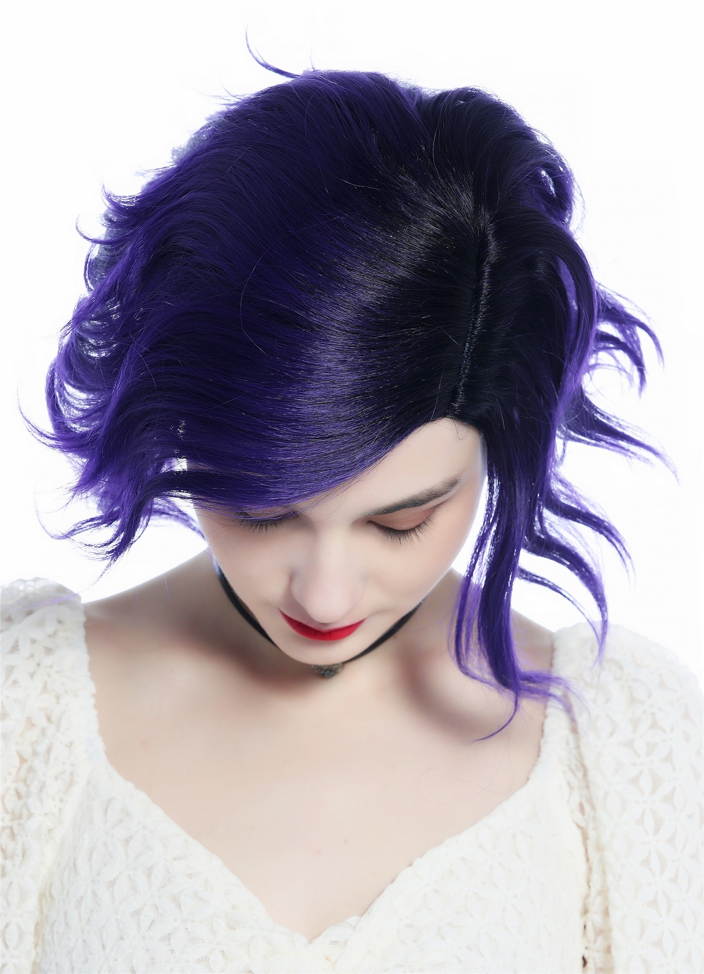 hochwertige Qualitätsperücken, Perücke kurz wild gewellt gescheitelt Scheitel Ombre Schwarz Lila DW3334-DEEPVIOLETS1B, Ansicht 5, WIG ME UP: Ihr Perücken Online Shop wellige Tressen-Perücke mit Kopfhaut-Imitat Schwarz-Lila-Verlauf schulterlange Haare für Damen