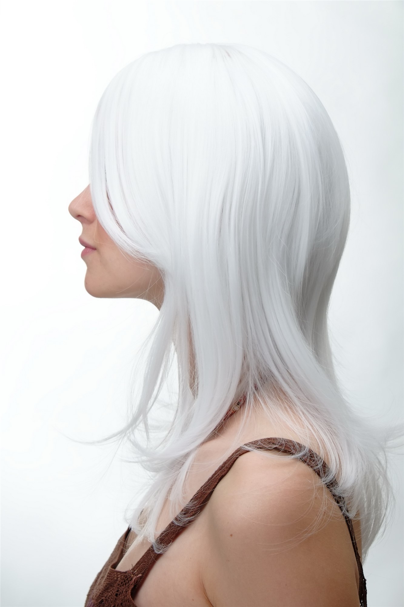 hochwertige Qualitätsperücken, Damen Perücke halblange glatte Haare weiß Cosplay 3240-1001, Ansicht 3, WIG ME UP: Ihr Perücken Online Shop glatte Tressen-Perücke mit Kopfhaut-Imitat Blütenweiß lange Haare für Damen