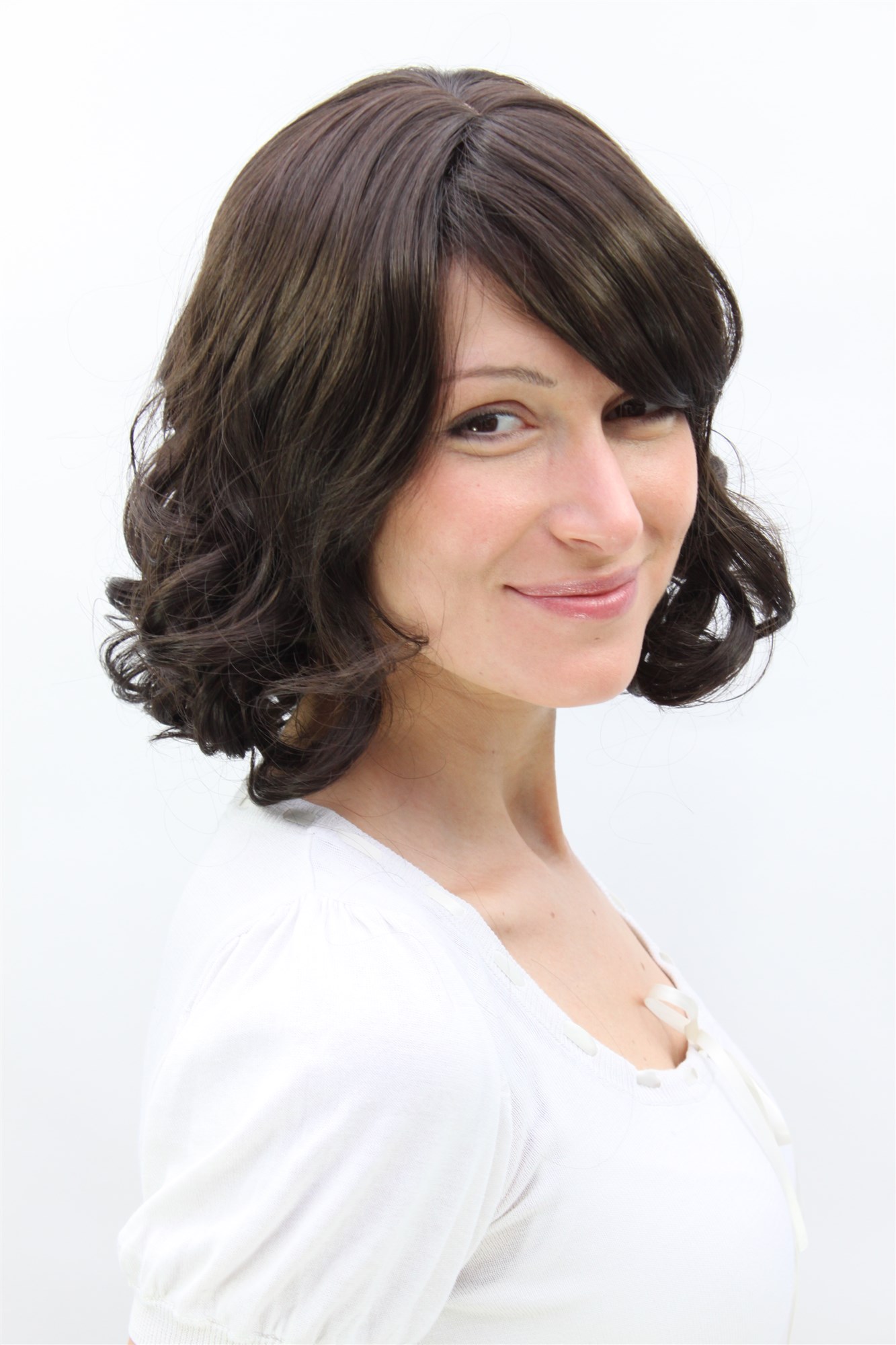 hochwertige Qualitätsperücken, Damen Perücke kurz Locken dunkelbraun A31-4, Ansicht 2, WIG ME UP: Ihr Perücken Online Shop lockige Tressen-Perücke mit Kopfhaut-Imitat Braun kurze Haare für Damen