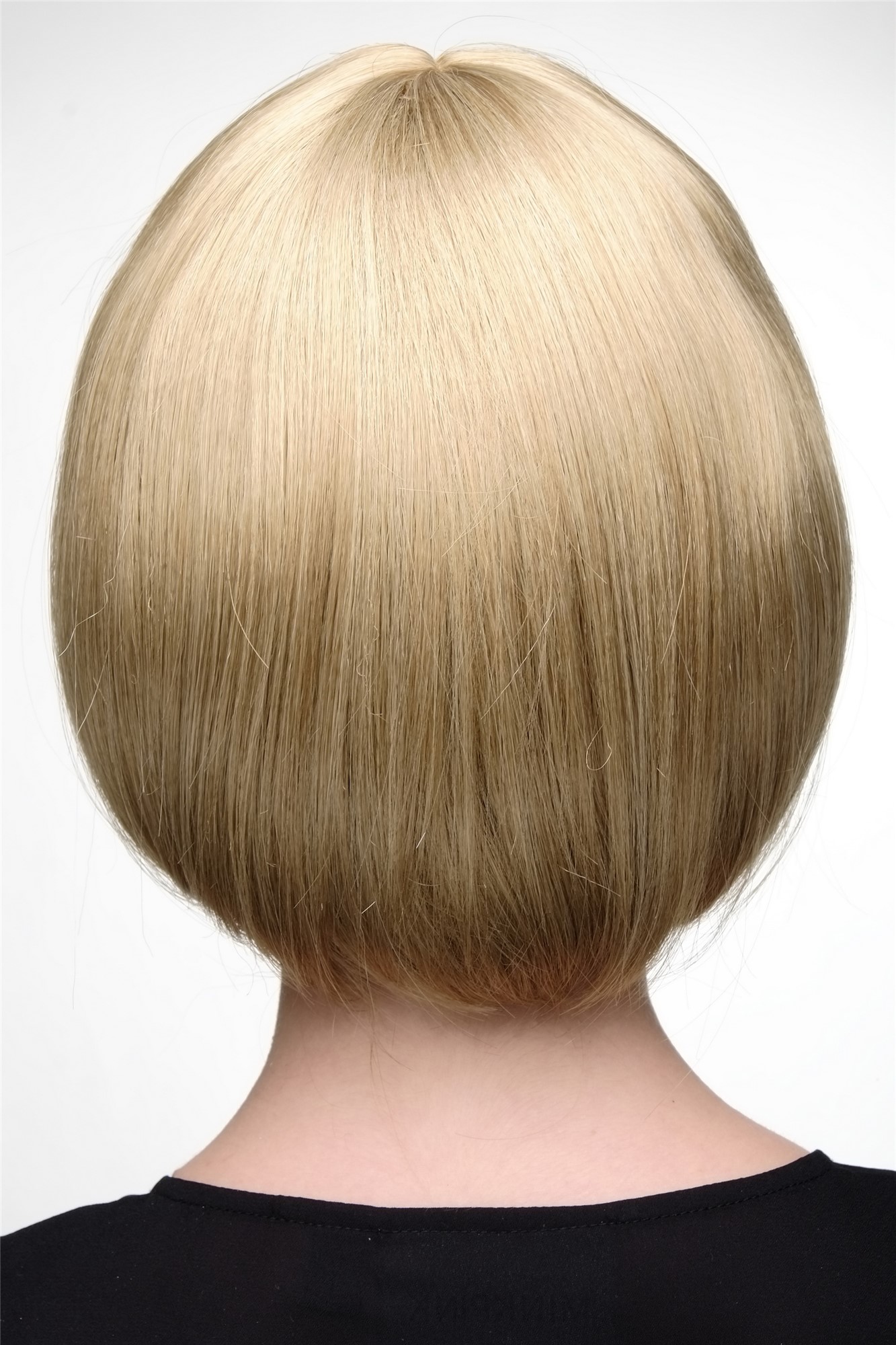 hochwertige Qualitätsperücken, Sexy Damen Bob Perücke glatte kurze Haare mit Pony Helles Honigblond 703-16, Ansicht 4, WIG ME UP: Ihr Perücken Online Shop glatte Tressen-Perücke mit Kopfhaut-Imitat Helles Honigblond kurze Haare für Damen