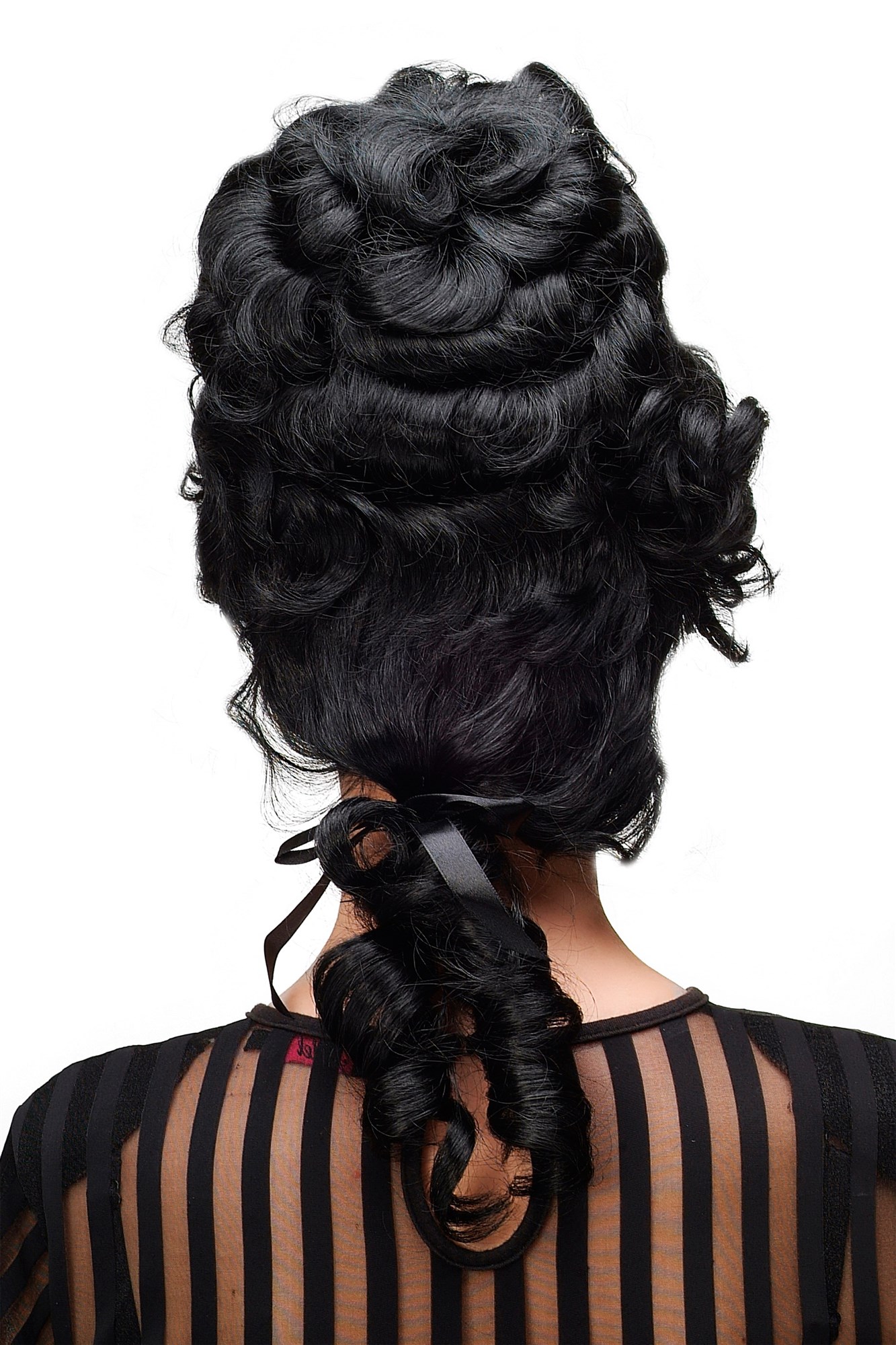 hochwertige Qualitätsperücken, Perücke Turmfrisur Barock Schwarz L.COLONIAL.Lady-1, Ansicht 4, WIG ME UP: Ihr Perücken Online Shop lockige Tressen-Perücke Schwarz schulterlange Haare für Damen