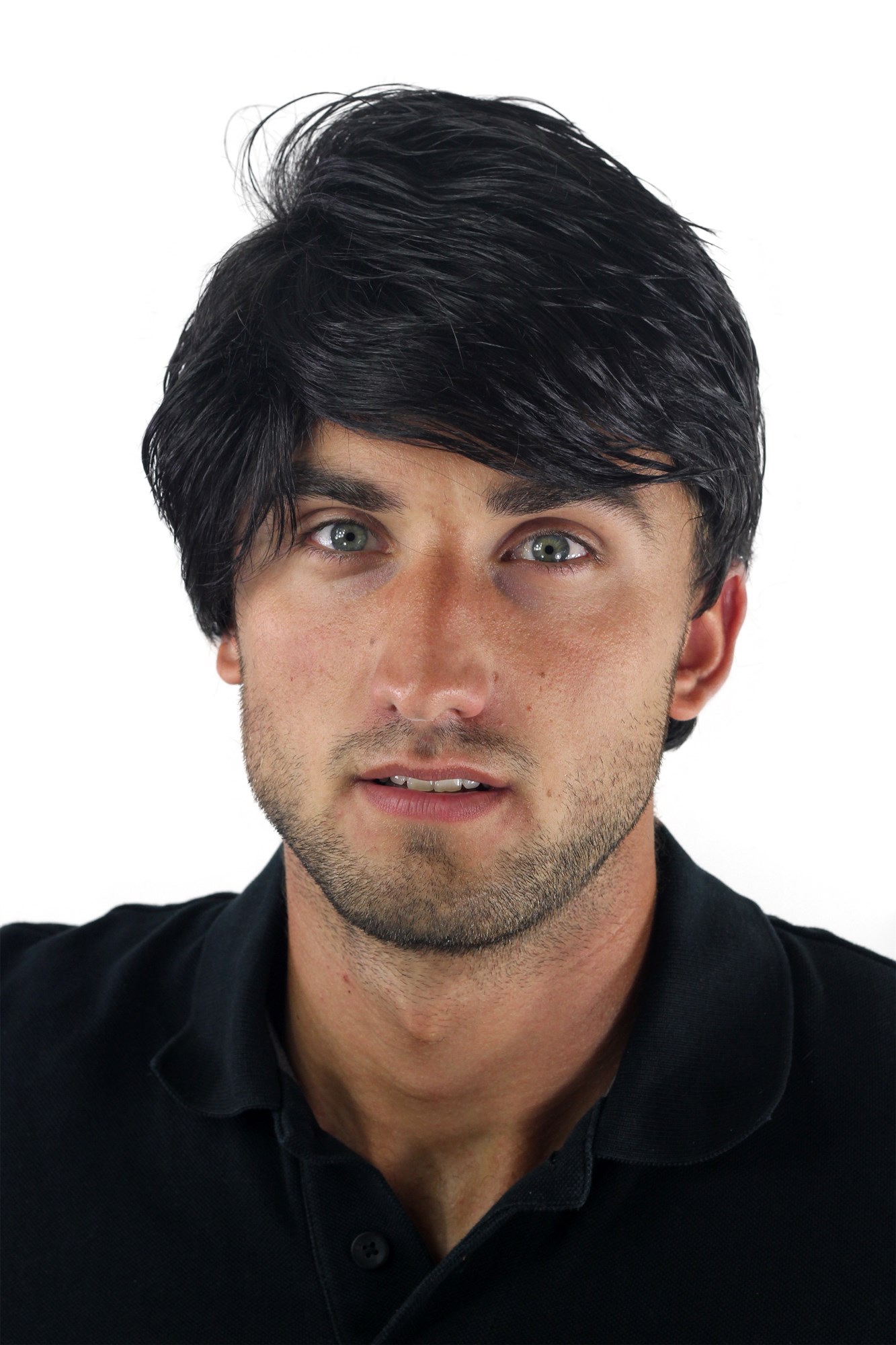 hochwertige Qualitätsperücken, Herrenperücke kurz kurzhaarig schwarz Scheitel GFW967-2, Vorderansicht, WIG ME UP: Ihr Perücken Online Shop glatte Tressen-Perücke mit Kopfhaut-Imitat Schwarzbraun kurze Haare für Herren