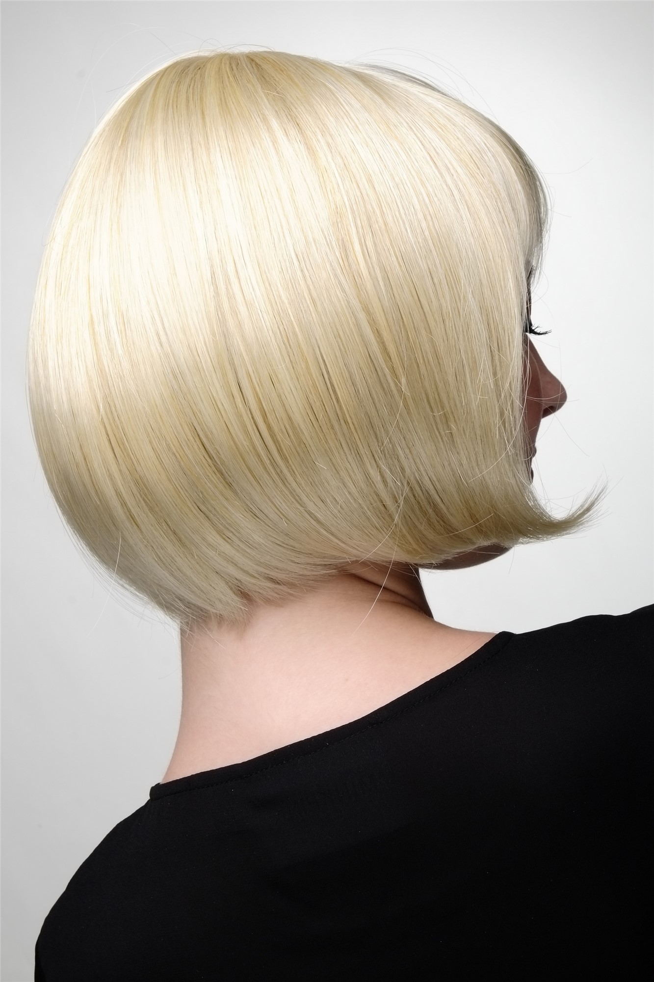 hochwertige Qualitätsperücken, Sexy Damen Bob Perücke glatte kurze Haare mit Pony Blond-Mix 703-24BT613, Ansicht 5, WIG ME UP: Ihr Perücken Online Shop glatte Tressen-Perücke mit Kopfhaut-Imitat Goldblond-Platinblond kurze Haare für Damen