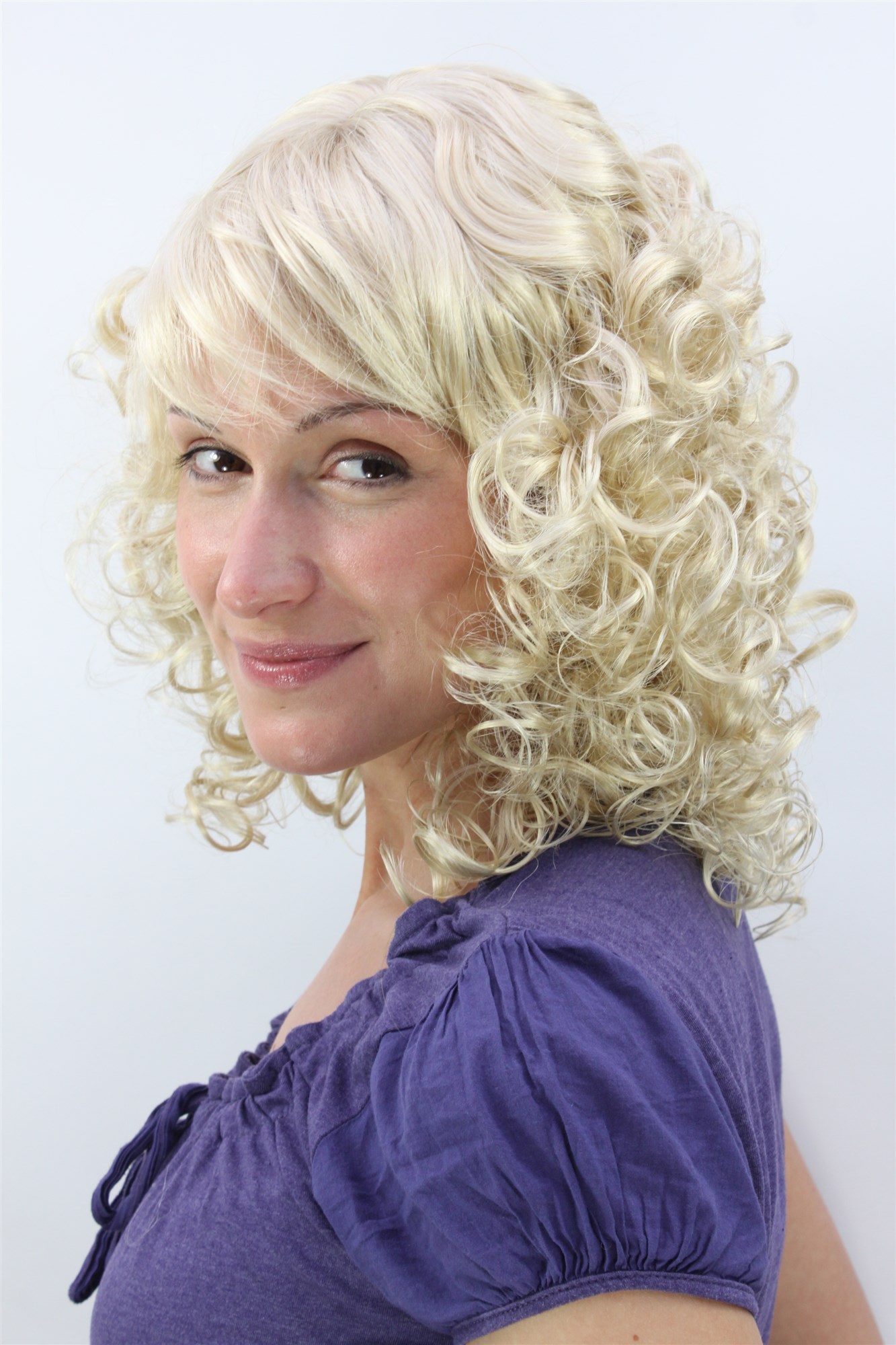 Quality Wigs, Ladies, Blonde, curled, shoulder-length