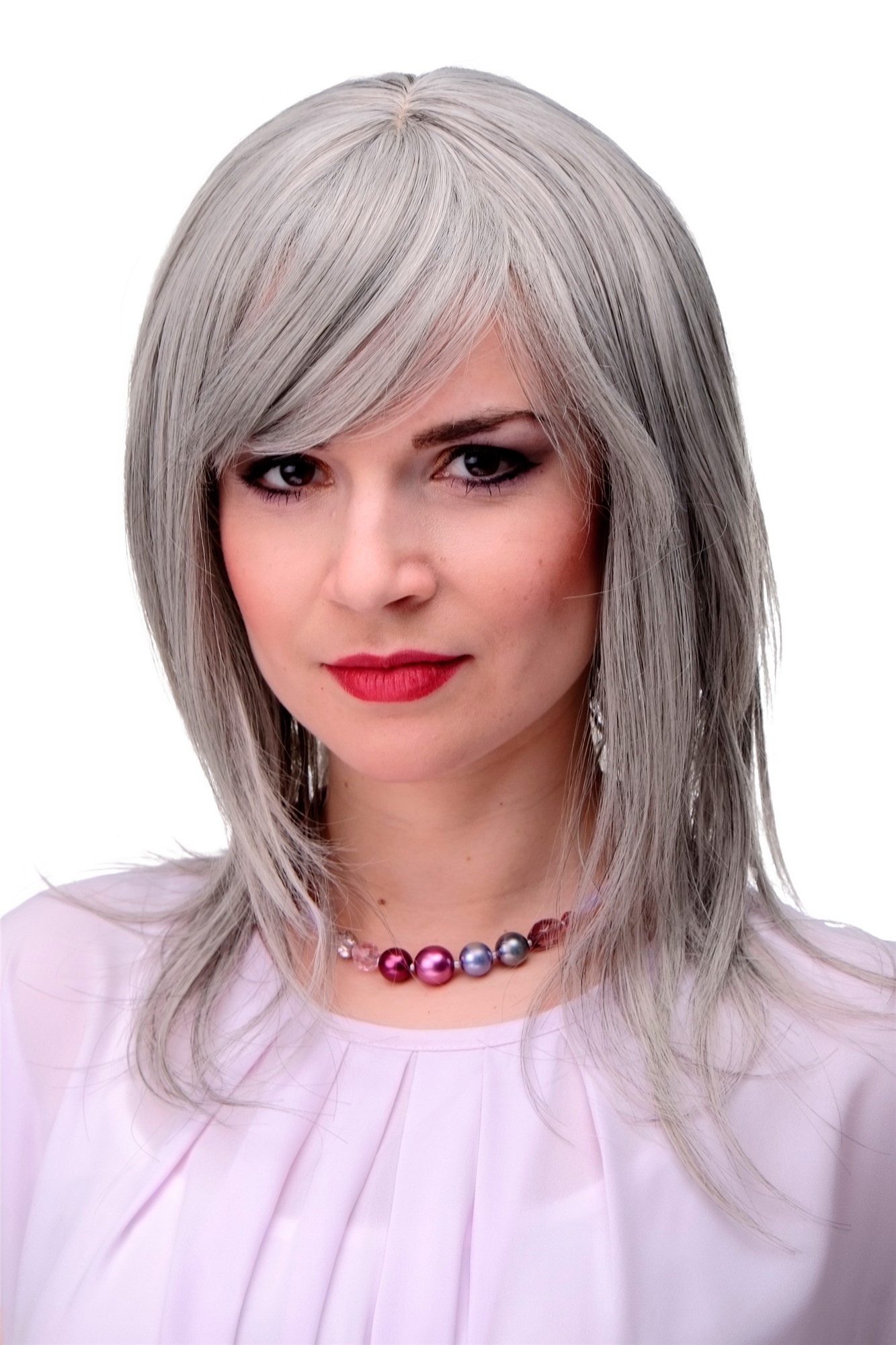 hochwertige Qualitätsperücken, Halblange Perücke glatt gestuftes Haar leichter Wetlook Grau 4038-51, Vorderansicht, WIG ME UP: Ihr Perücken Online Shop glatte Tressen-Perücke mit Kopfhaut-Imitat Grau lange Haare für Damen