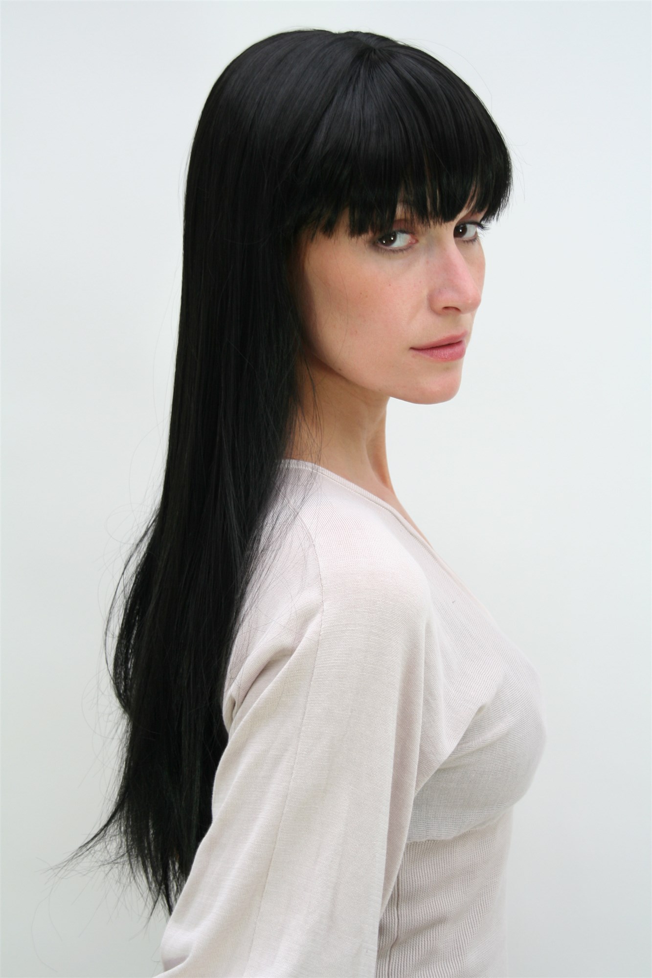 hochwertige Qualitätsperücken, Schwarze Damen Perücke langes glattes Haar mit Pony 3113-1B, Ansicht 2, WIG ME UP: Ihr Perücken Online Shop glatte Tressen-Perücke mit Kopfhaut-Imitat Samtschwarz lange Haare für Damen