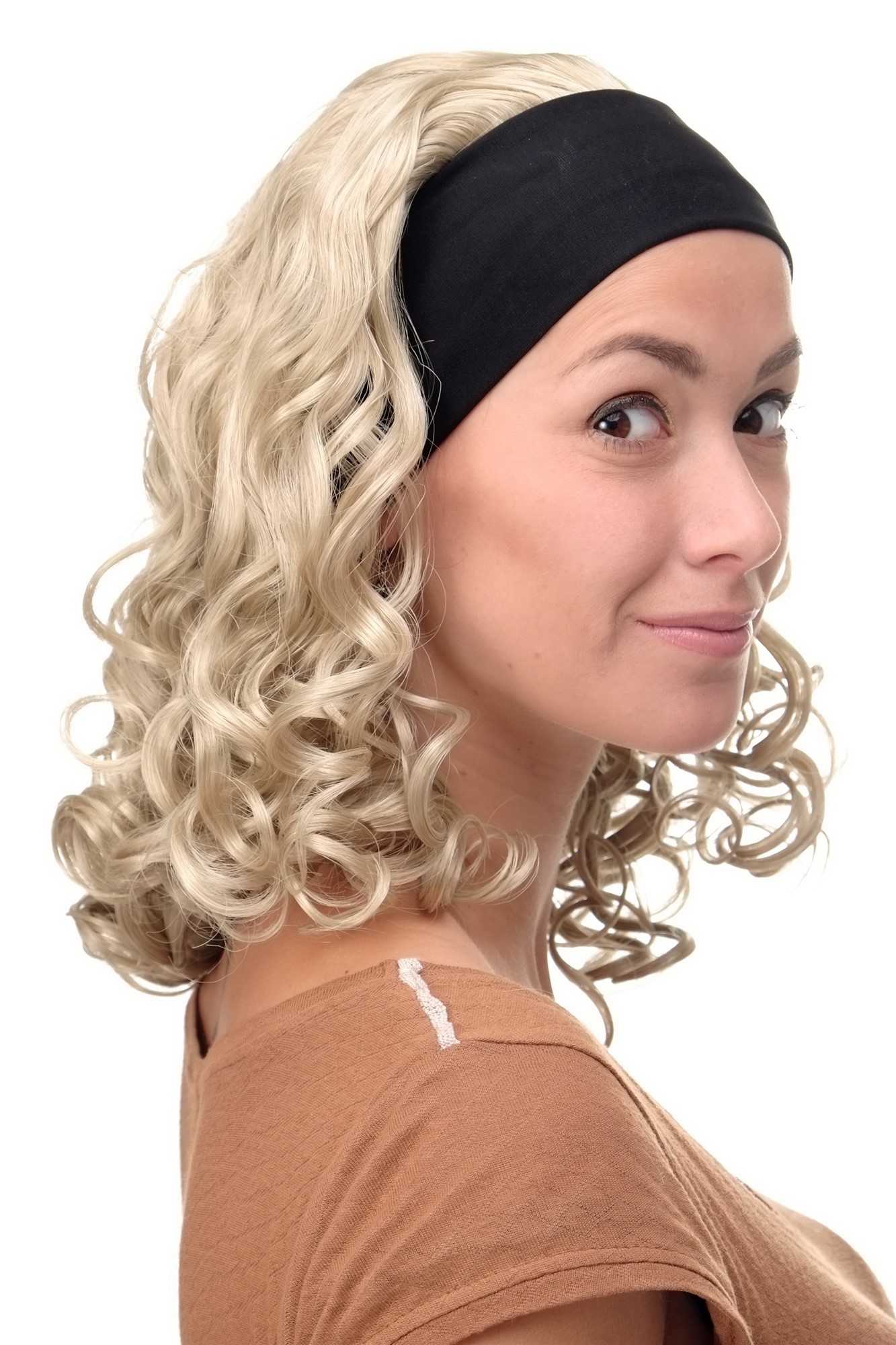 hochwertige Qualitätsperücken, Perücke Stirnband Hellblond Locken Schulterlang BRO-704-22, Ansicht 3, WIG ME UP: Ihr Perücken Online Shop lockige Tressen-Perücke mit Stirnband Hellblond schulterlange Haare für Damen