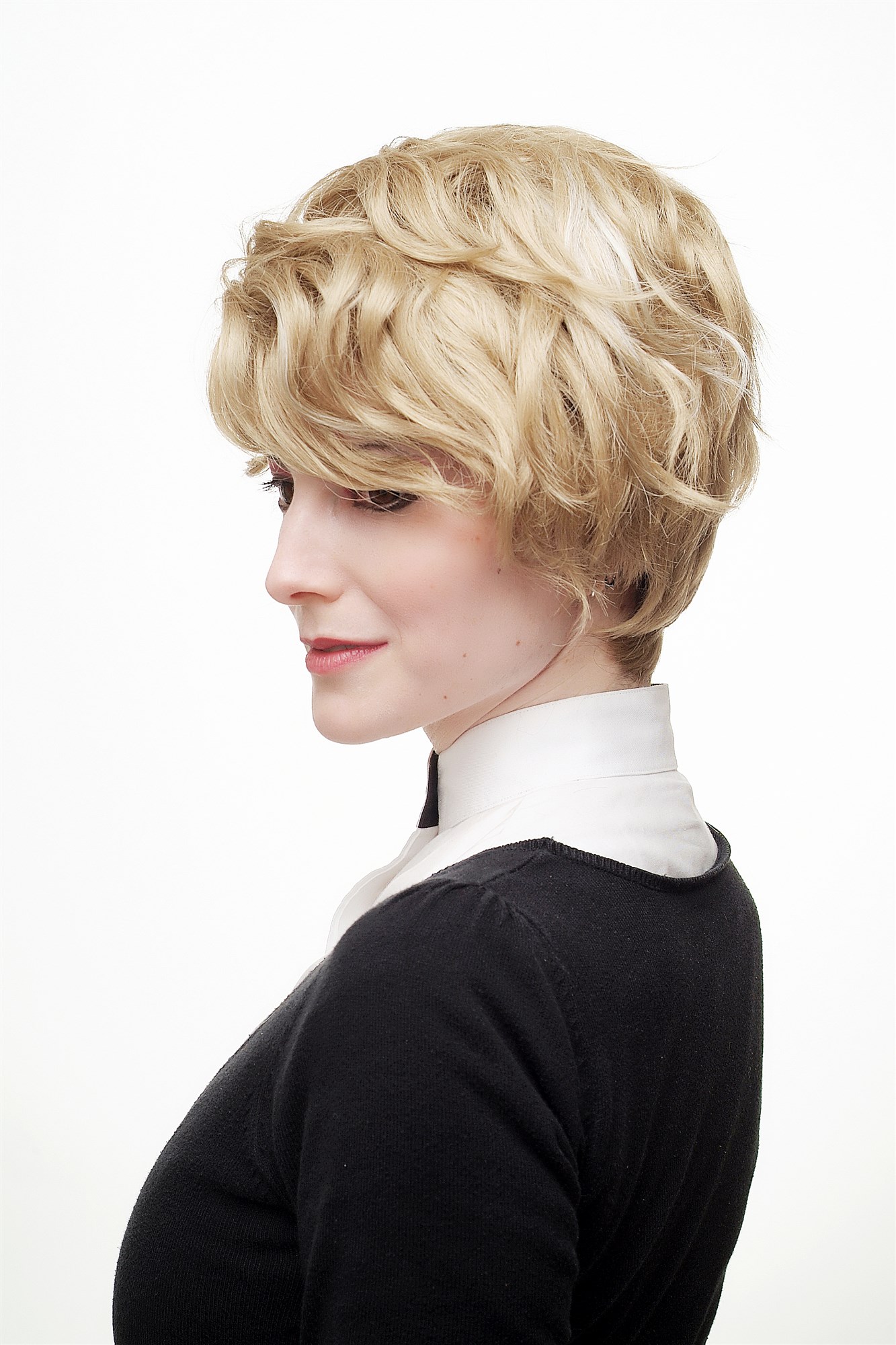 hochwertige Qualitätsperücken, Damen Perücke Aufwändig Gewellte Haare kurz voluminös Blond 1264-24F613, Ansicht 3, WIG ME UP: Ihr Perücken Online Shop wellige Tressen-Perücke Hell-Aschblond-Hellblond-Mix kurze Haare für Damen