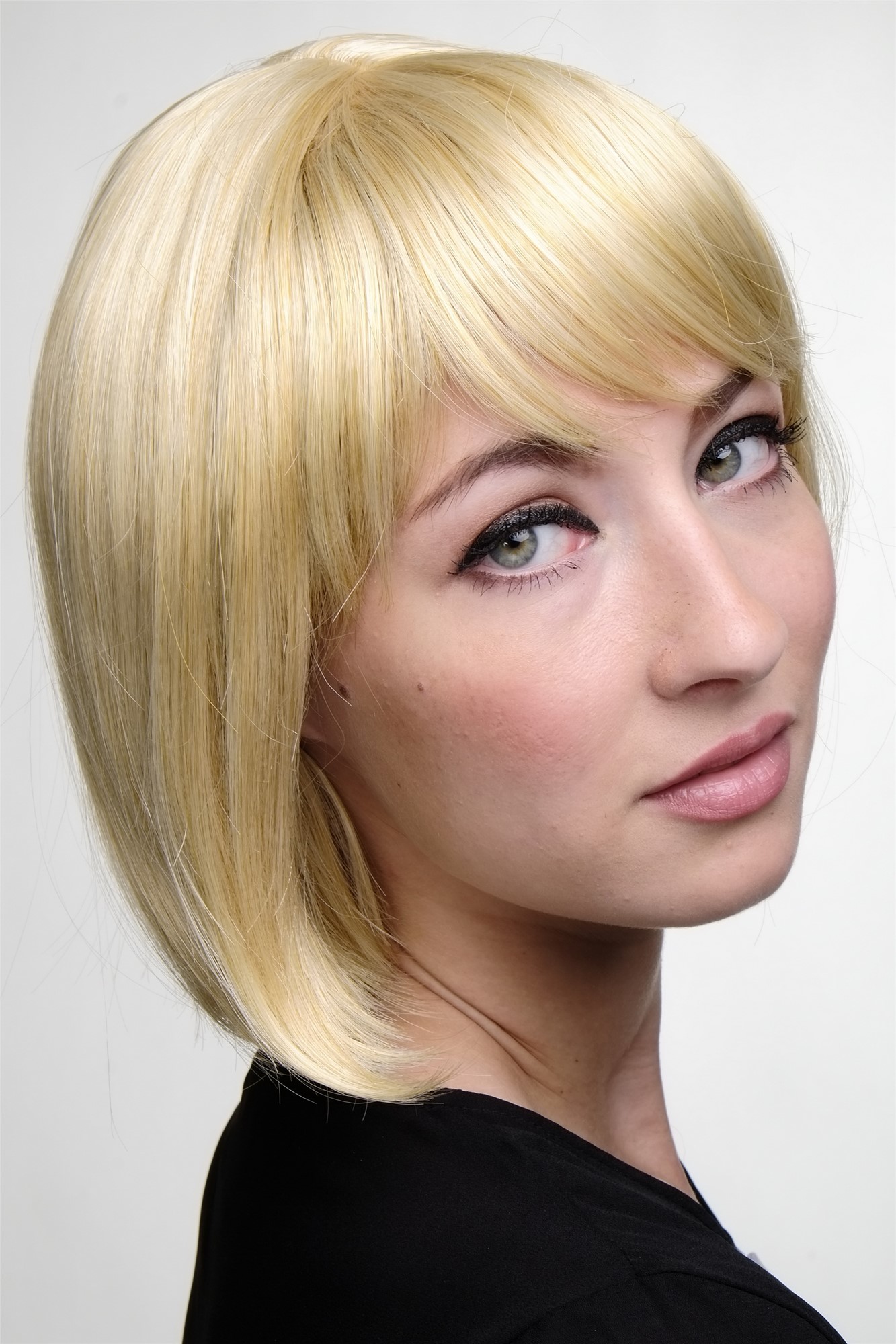 glatte Tressen-Perücke mit Kopfhaut-Imitat Helles Goldblond kurze Haare für Damen