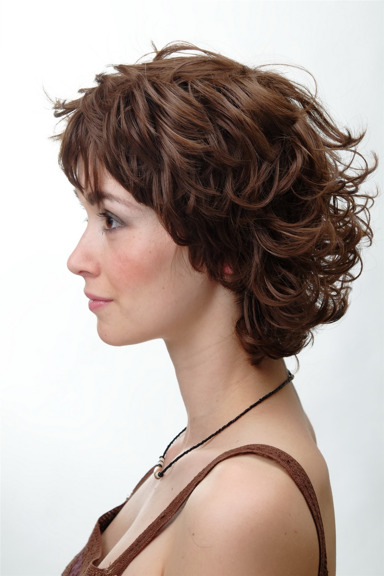 hochwertige Qualitätsperücken, Perücke kurz wild Locken braun Mittel-Aschbraun YZF-41008-8, Ansicht 3, WIG ME UP: Ihr Perücken Online Shop lockige Tressen-Perücke Mittel-Aschbraun kurze Haare für Damen