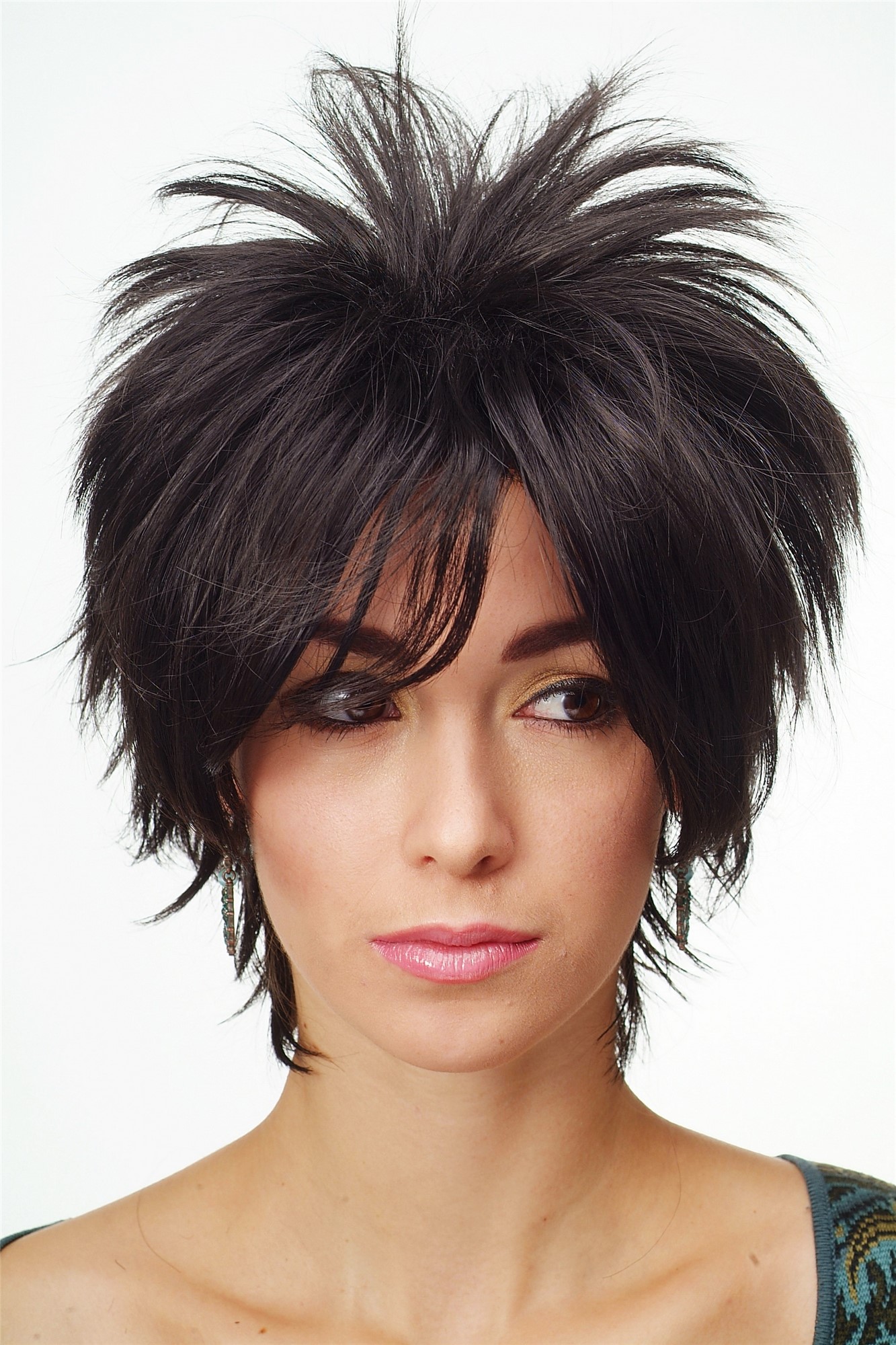 hochwertige Qualitätsperücken, Perücke Kurz Wilde Strähnen Wave 80er Schwarz Modell: BLUE144, Ansicht 2, WIG ME UP: Ihr Perücken Online Shop wellige Tressen-Perücke Schwarzbraun kurze Haare für Damen