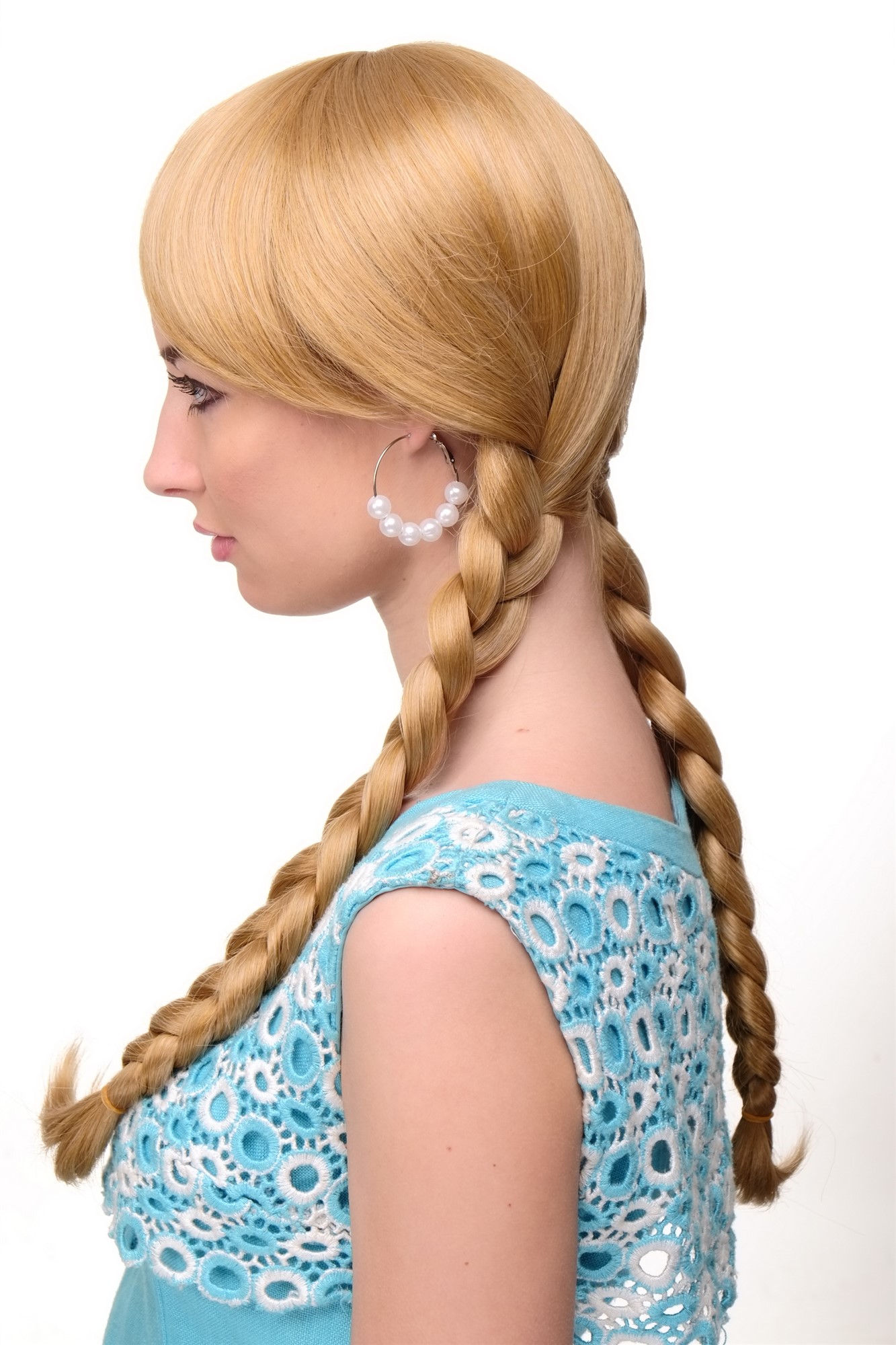 Quality Wigs, Ladies, golden blonde, Braided, long