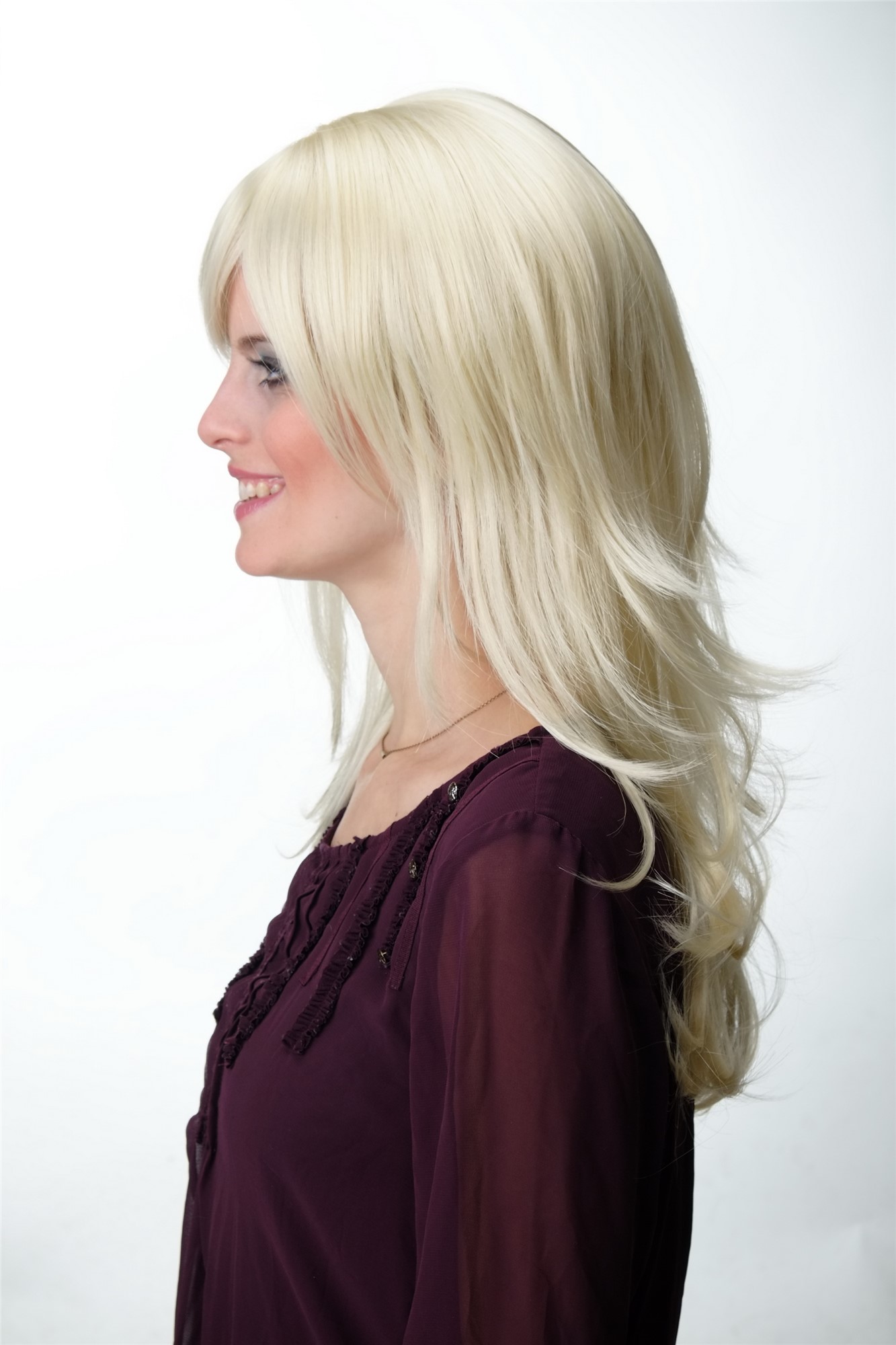 hochwertige Qualitätsperücken, Perücke Pony lang leicht wellig Platinblond GFW242-613, Ansicht 2, WIG ME UP: Ihr Perücken Online Shop wellige Tressen-Perücke mit Kopfhaut-Imitat Platinblond lange Haare für Damen