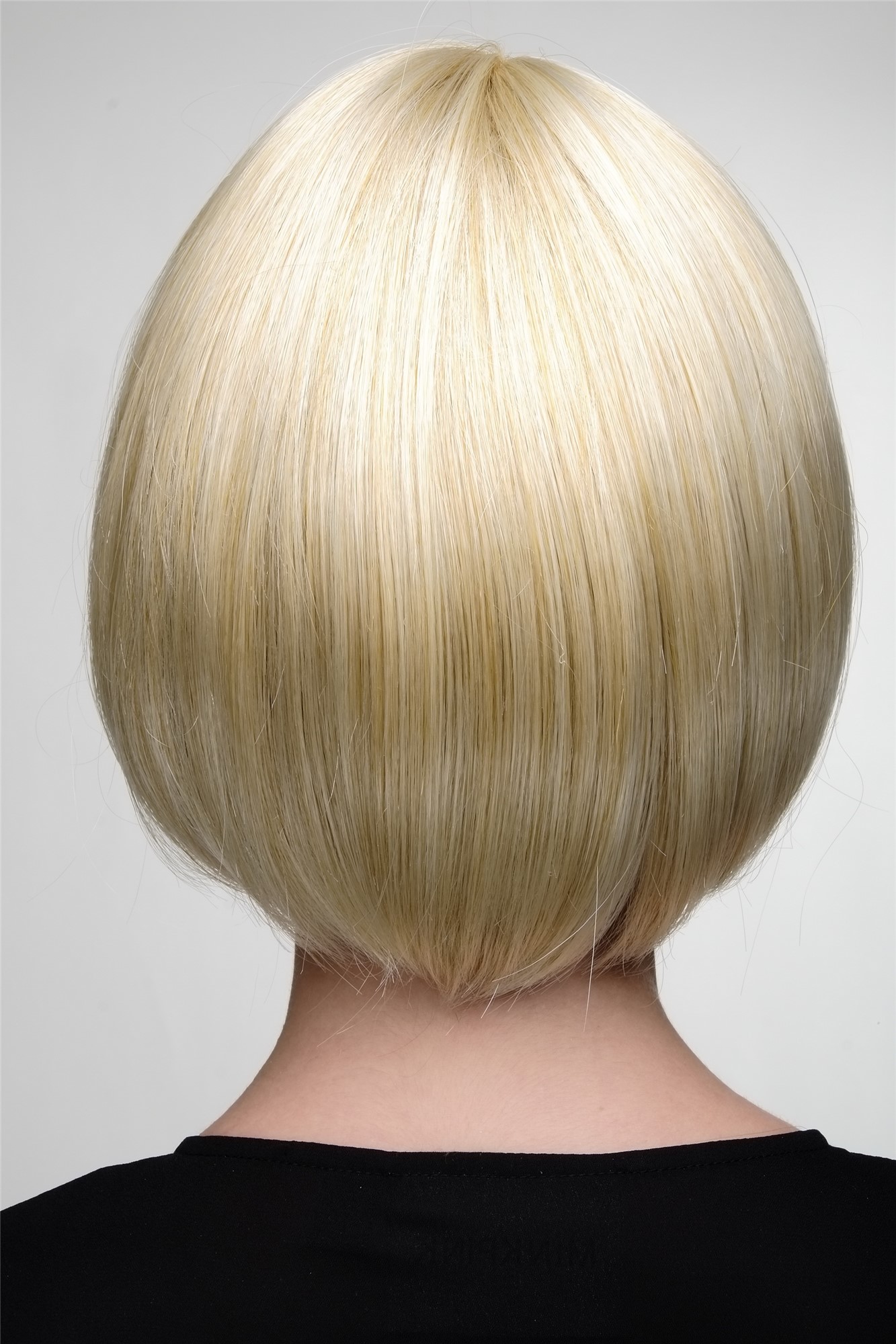 hochwertige Qualitätsperücken, Sexy Damen Bob Perücke glatte kurze Haare mit Pony Blond-Mix 703-24BT613, Ansicht 4, WIG ME UP: Ihr Perücken Online Shop glatte Tressen-Perücke mit Kopfhaut-Imitat Goldblond-Platinblond kurze Haare für Damen