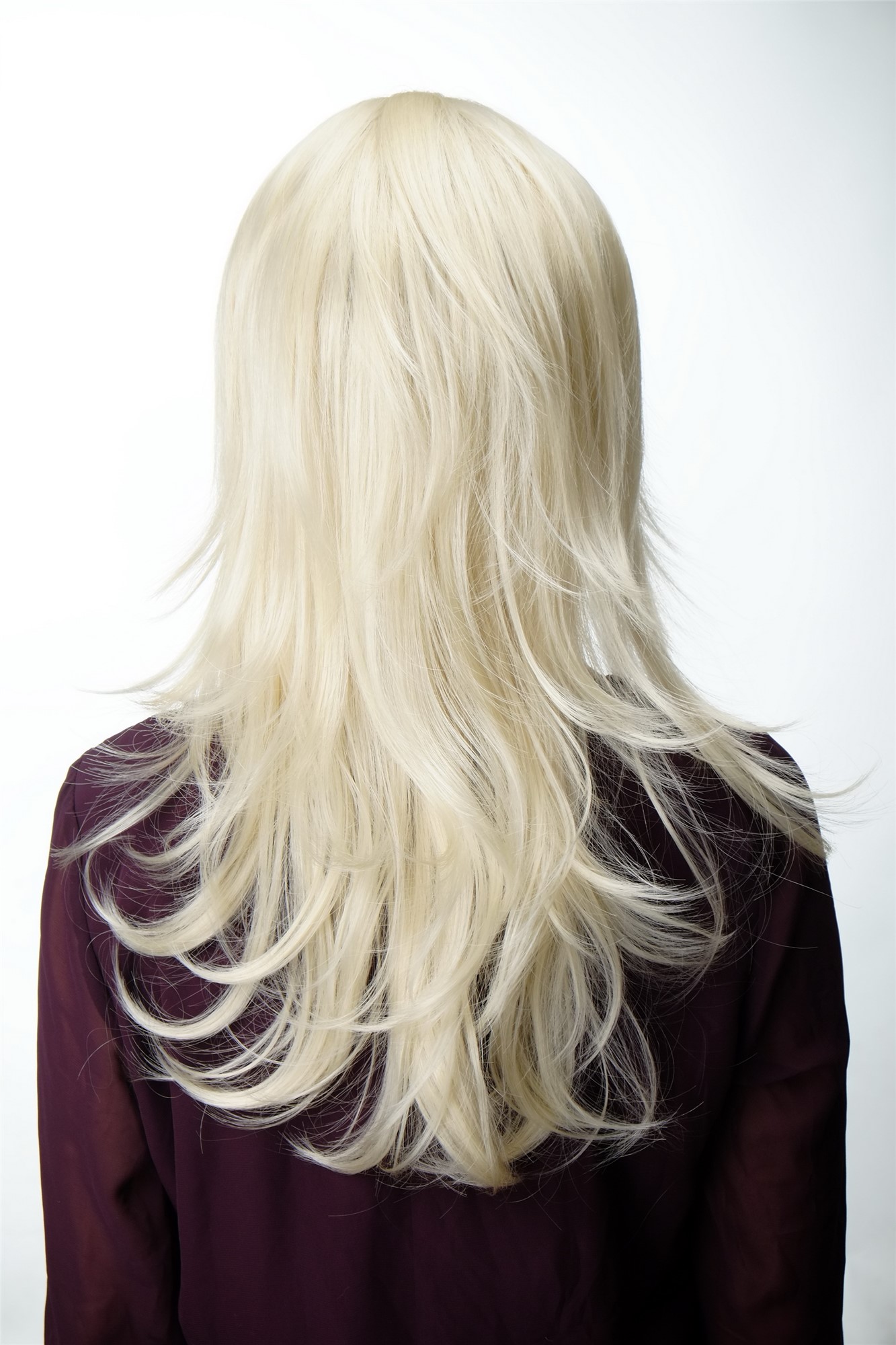 hochwertige Qualitätsperücken, Perücke Pony lang leicht wellig Platinblond GFW242-613, Ansicht 4, WIG ME UP: Ihr Perücken Online Shop wellige Tressen-Perücke mit Kopfhaut-Imitat Platinblond lange Haare für Damen
