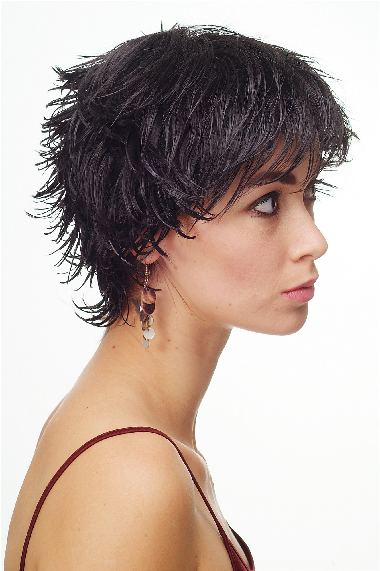 hochwertige Qualitätsperücken, Damenperücke Kurzhaar Schwarz Wet Look Modell: DW140, Ansicht 2, WIG ME UP: Ihr Perücken Online Shop wellige Tressen-Perücke Schwarzbraun kurze Haare für Damen