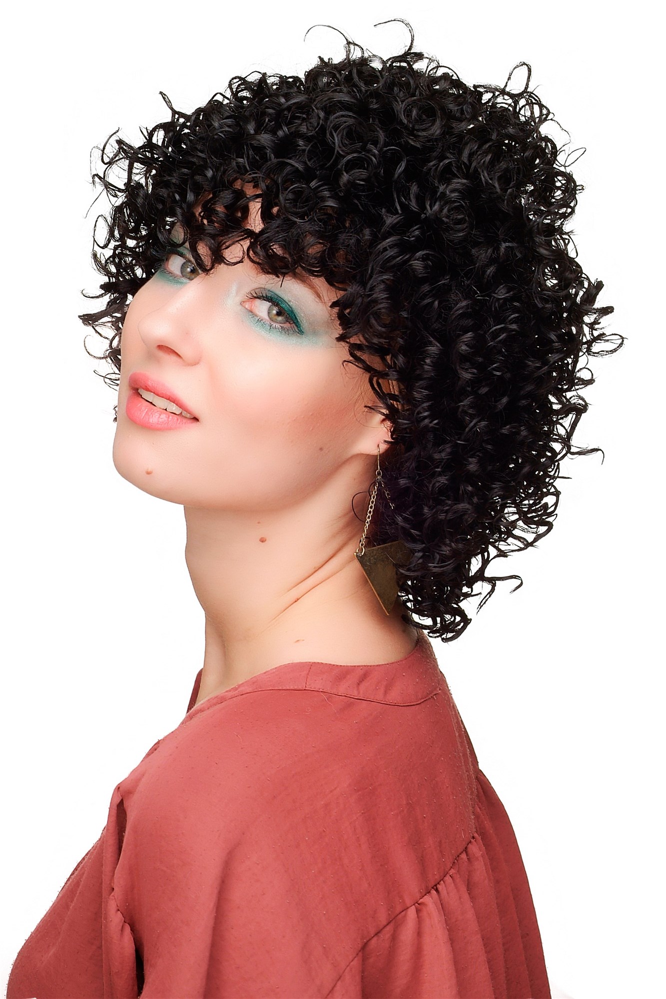 hochwertige Qualitätsperücken, Perücke Schwarz Afro Locken WL-2218AB-1B, Ansicht 4, WIG ME UP: Ihr Perücken Online Shop lockige Tressen-Perücke Samtschwarz kurze Haare für Damen