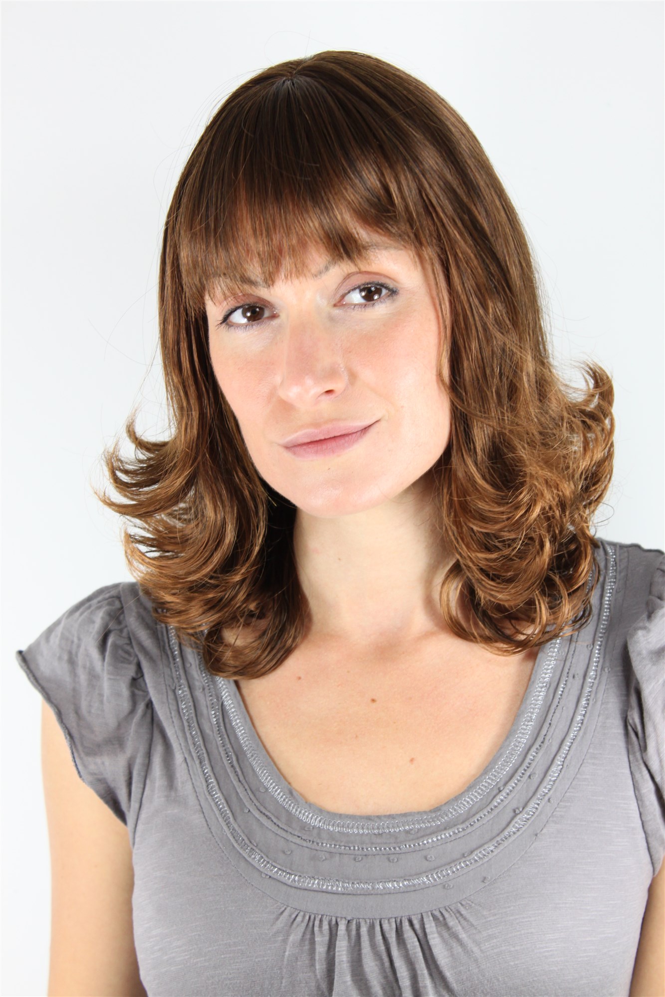 hochwertige Qualitätsperücken, Damen Perücke braun halblange Haare mit gewellten Spitzen 3019-2T30, Vorderansicht, WIG ME UP: Ihr Perücken Online Shop wellige Tressen-Perücke mit Kopfhaut-Imitat Schwarzbraun-Kupferbraun schulterlange Haare für Damen