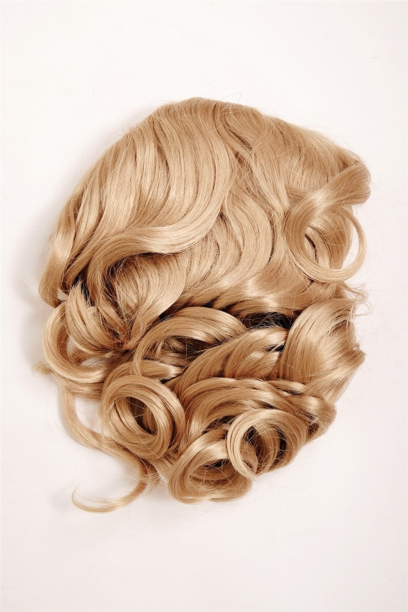 Ponytails, golden blonde, wavy, shoulder-length