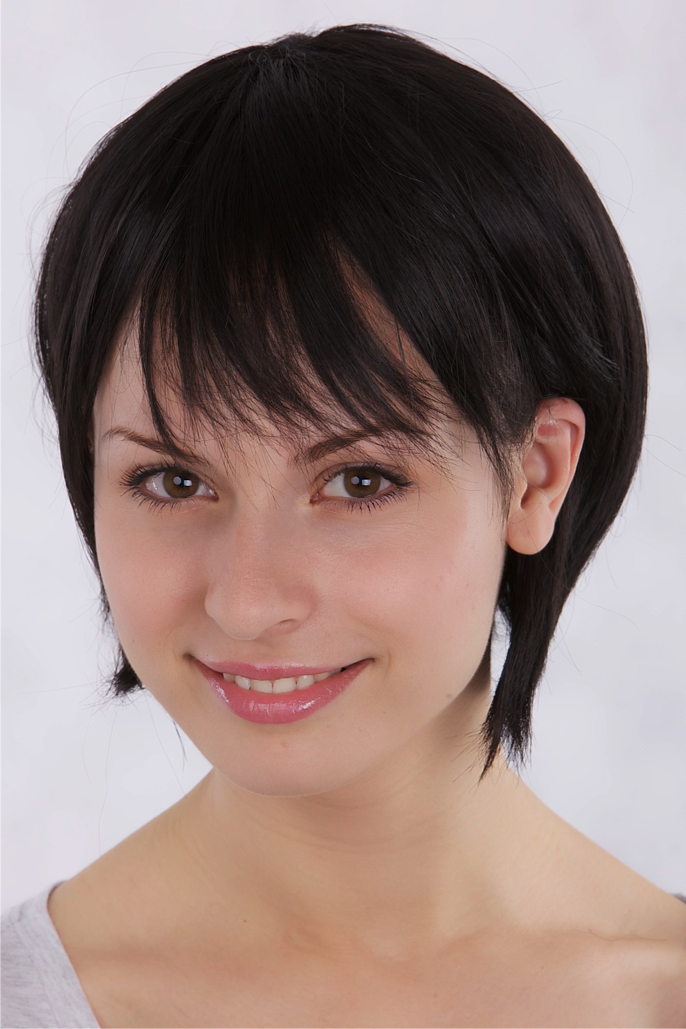 hochwertige Qualitätsperücken, Perücke schwarz schwarzbraun mit Bobfrisur 8525-2, Ansicht 3, WIG ME UP: Ihr Perücken Online Shop glatte Tressen-Perücke mit Kopfhaut-Imitat Schwarzbraun kurze Haare für Damen